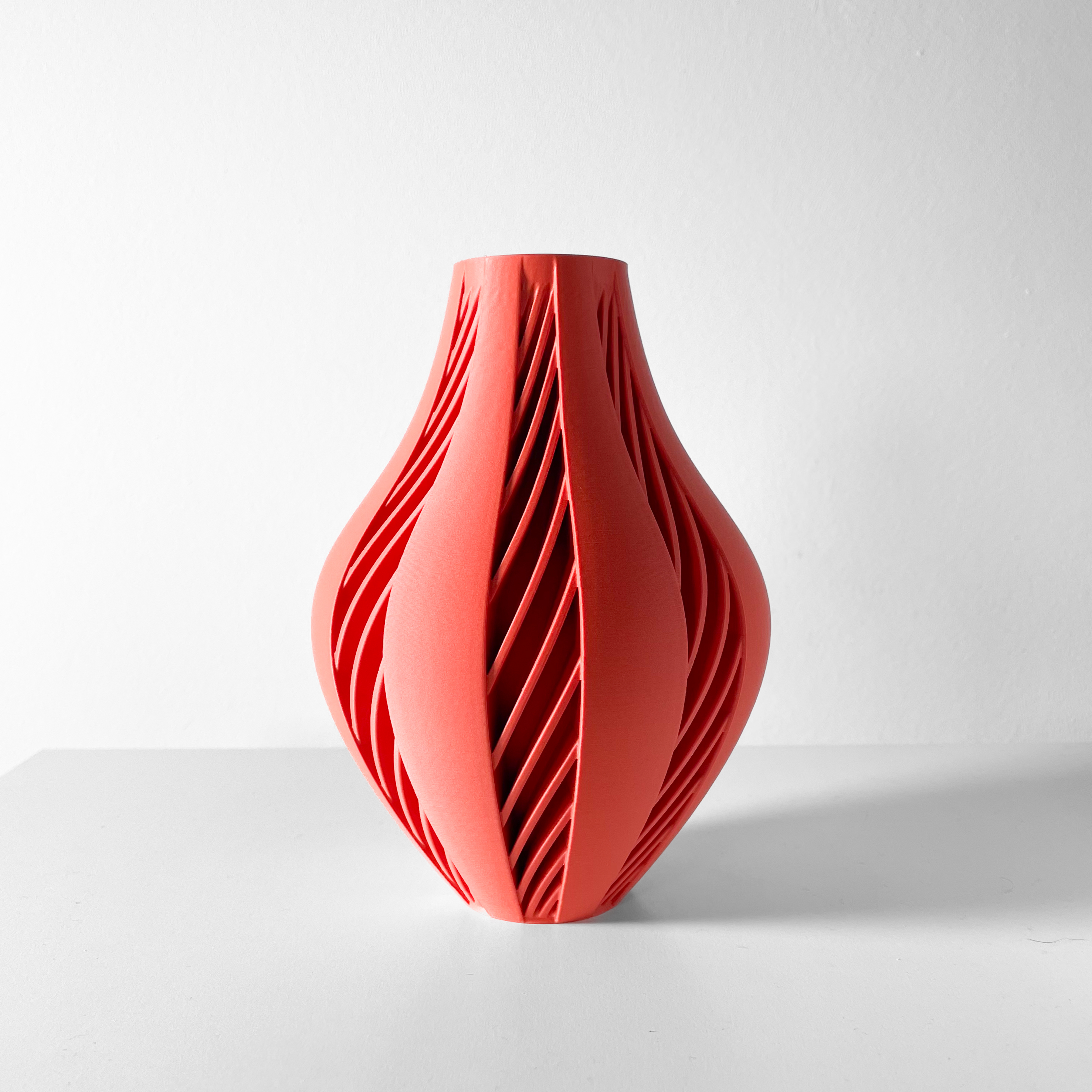 Yorio Vase – Statement 3D Printed Vase