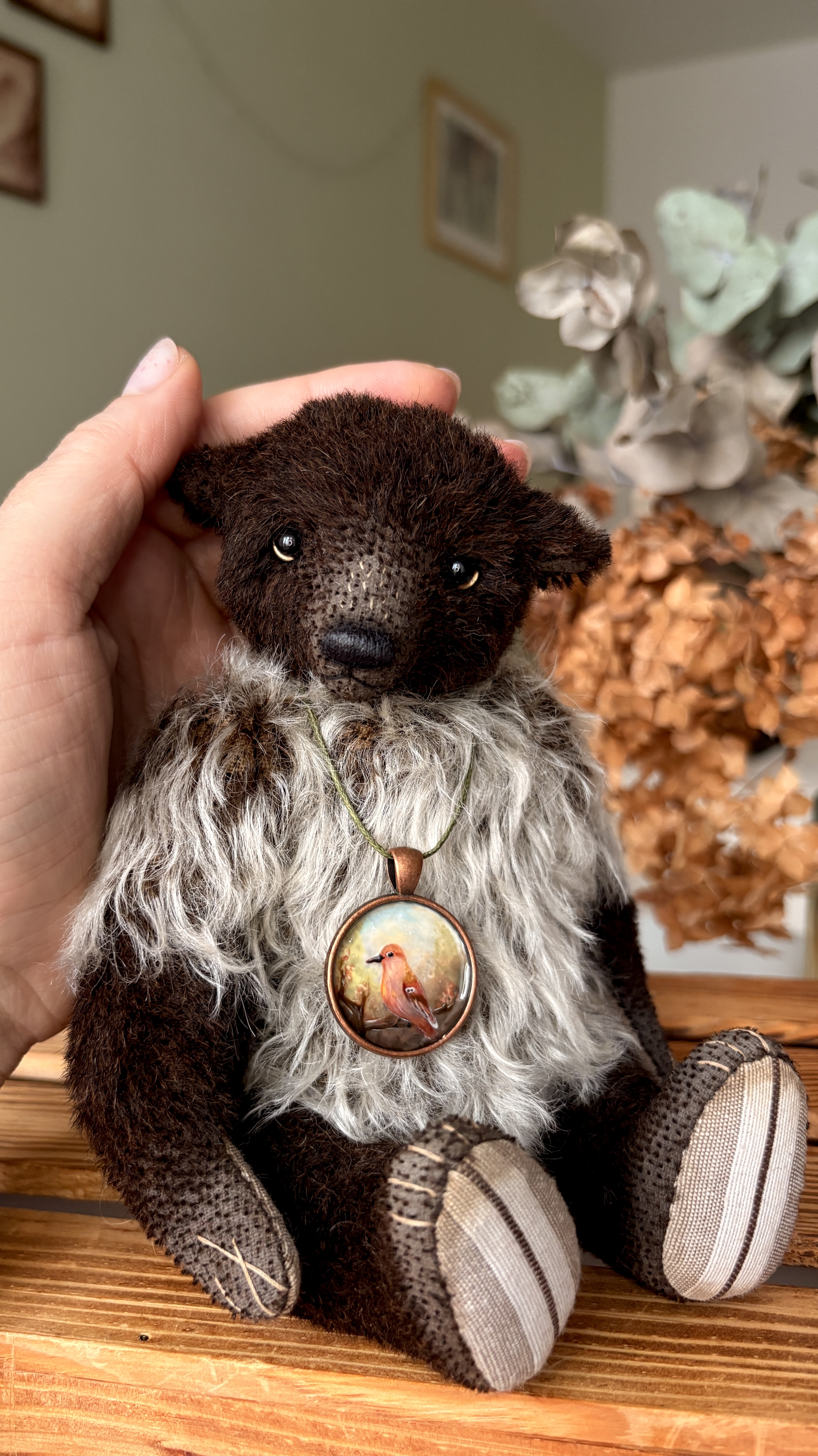 Колекційний тедді ведмедик ручної роботи "Любитель птахів"