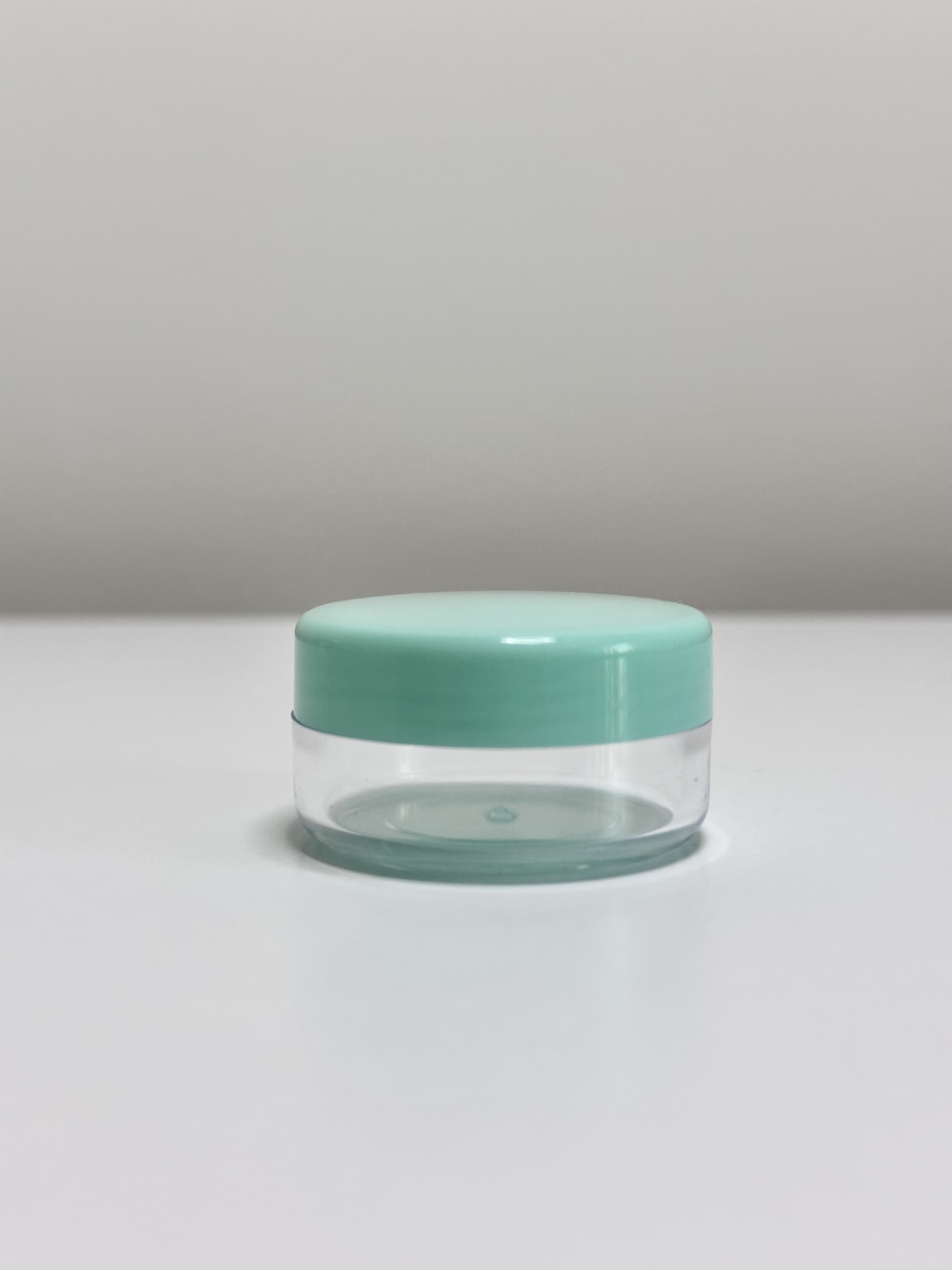 Баночка косметична 10 мл пластикова (м'ятна кришка)