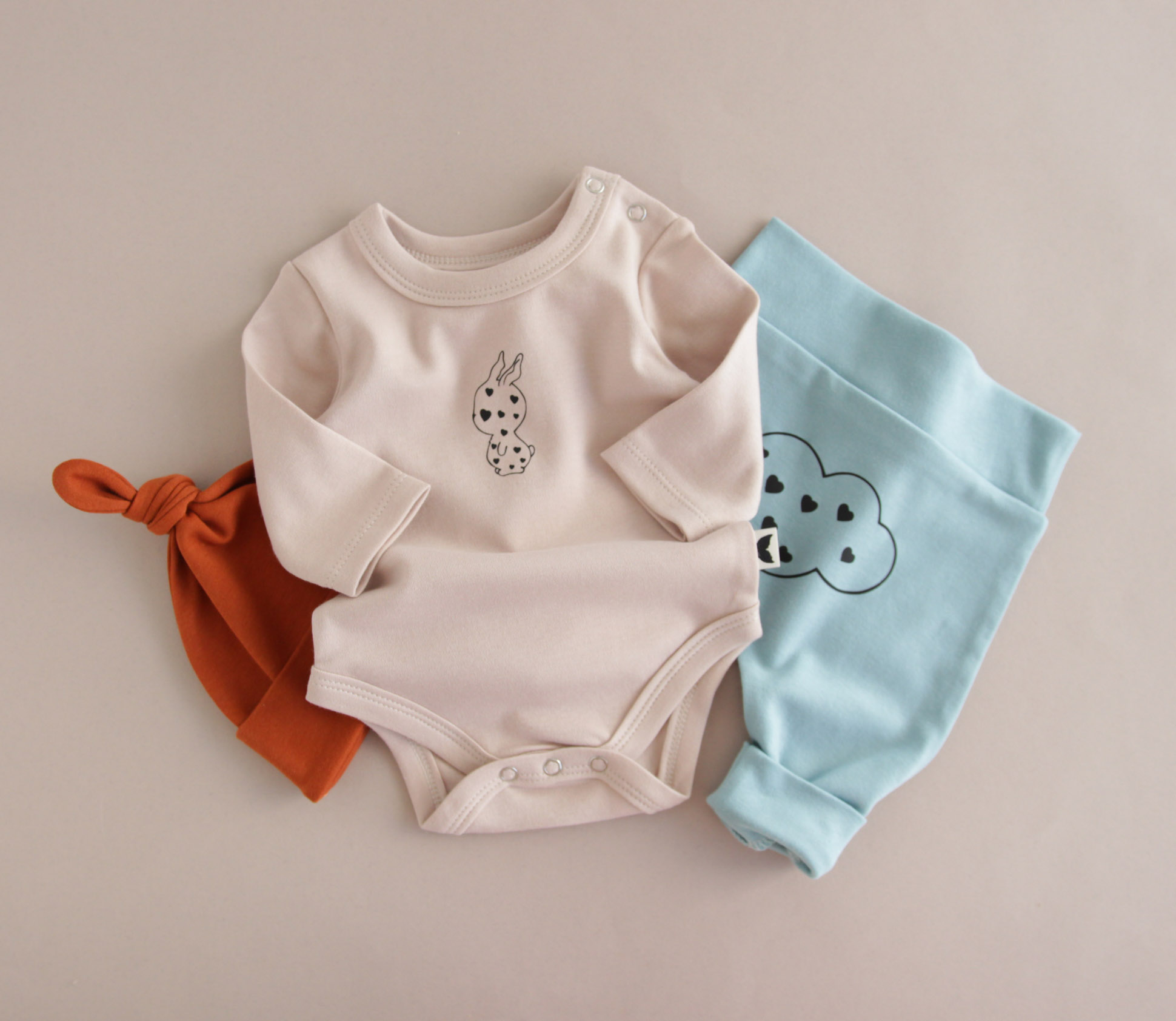 Боді, штанці з хмаринкою та шапочка, комплект з 3 шт