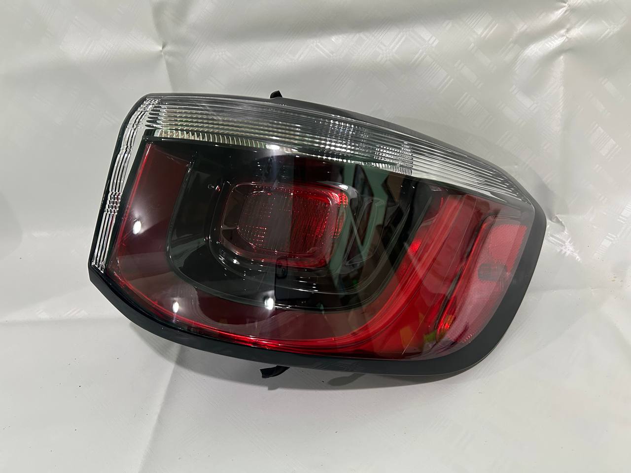 Jeep Compass 2 Права сторона Б/у оригінал (пасажирська сторона в крило)  2017 - 2024 роки