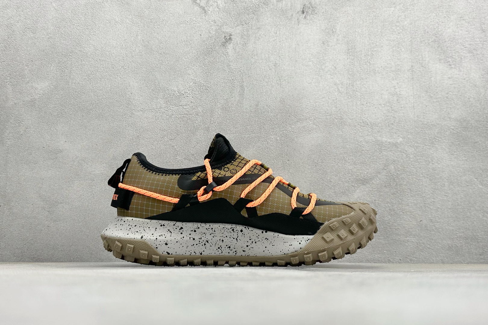 Nike ACG Mountain Fly Low GTX SE DD2861-200