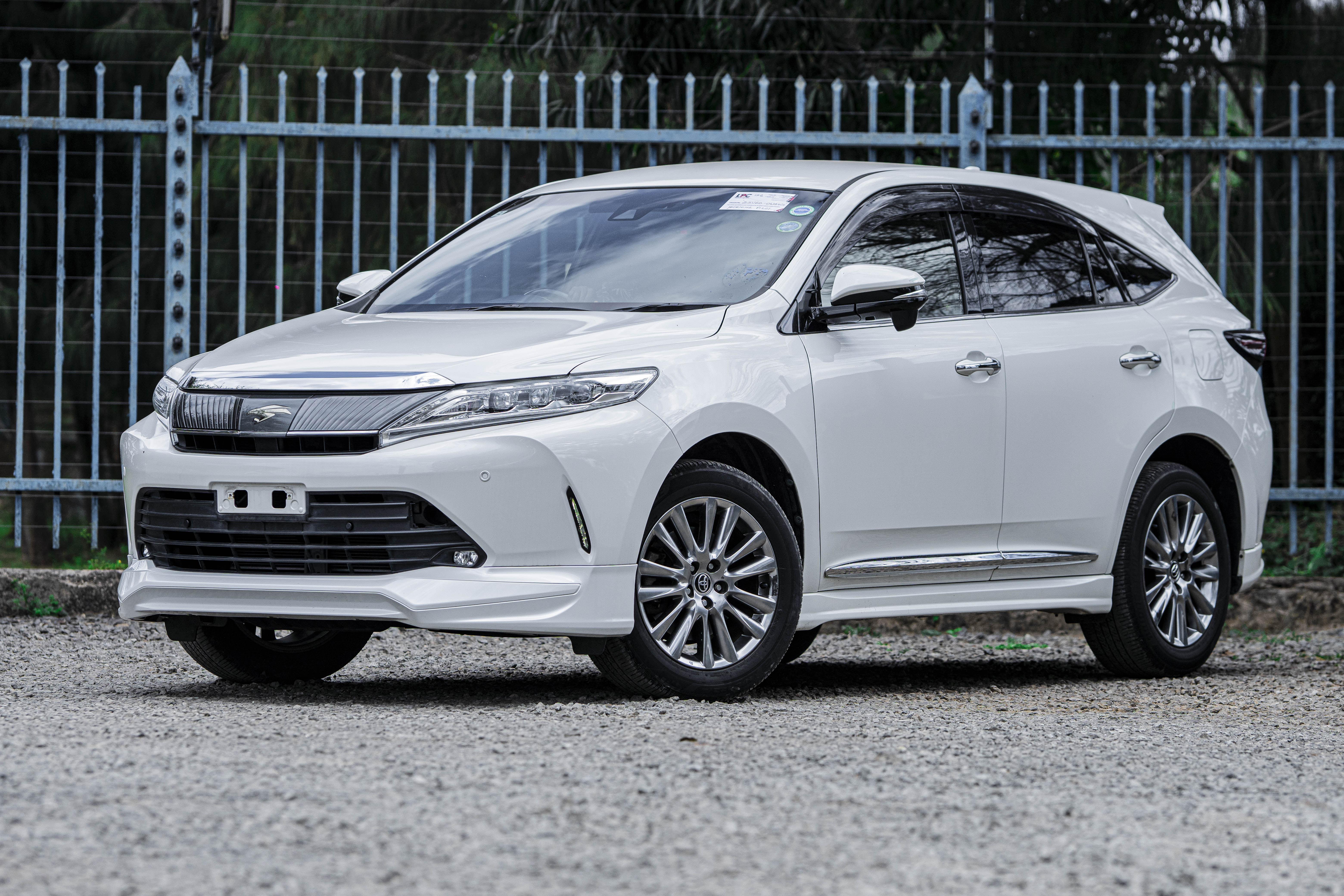 TOYOTA HARRIER
