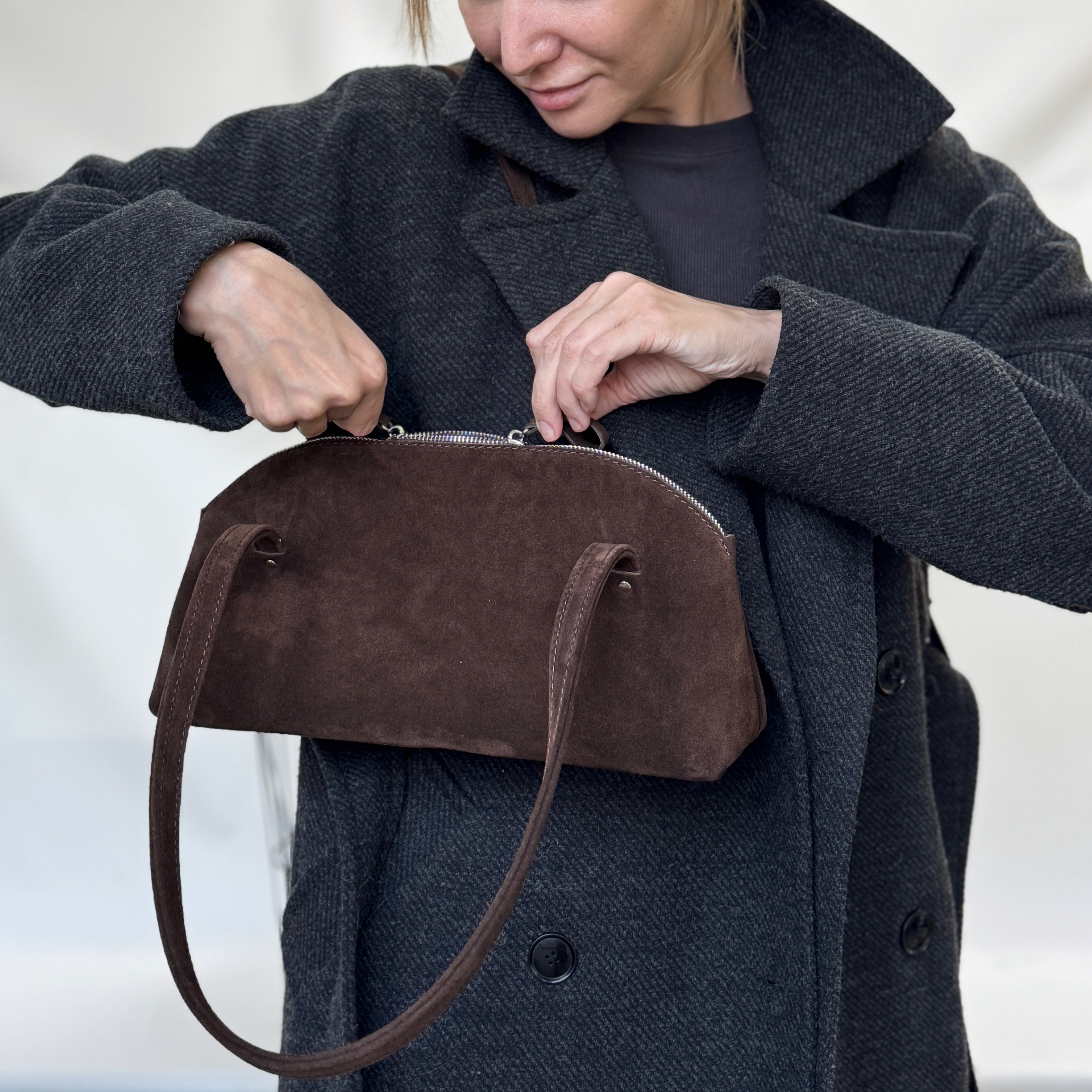 NEW! Жіноча сумка Chia з натуральної замші та шкіри