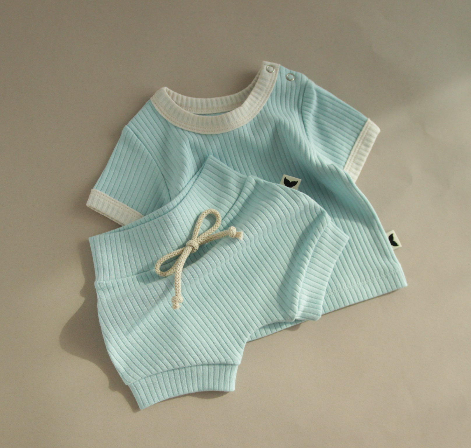 Комплект футболочка та шортики