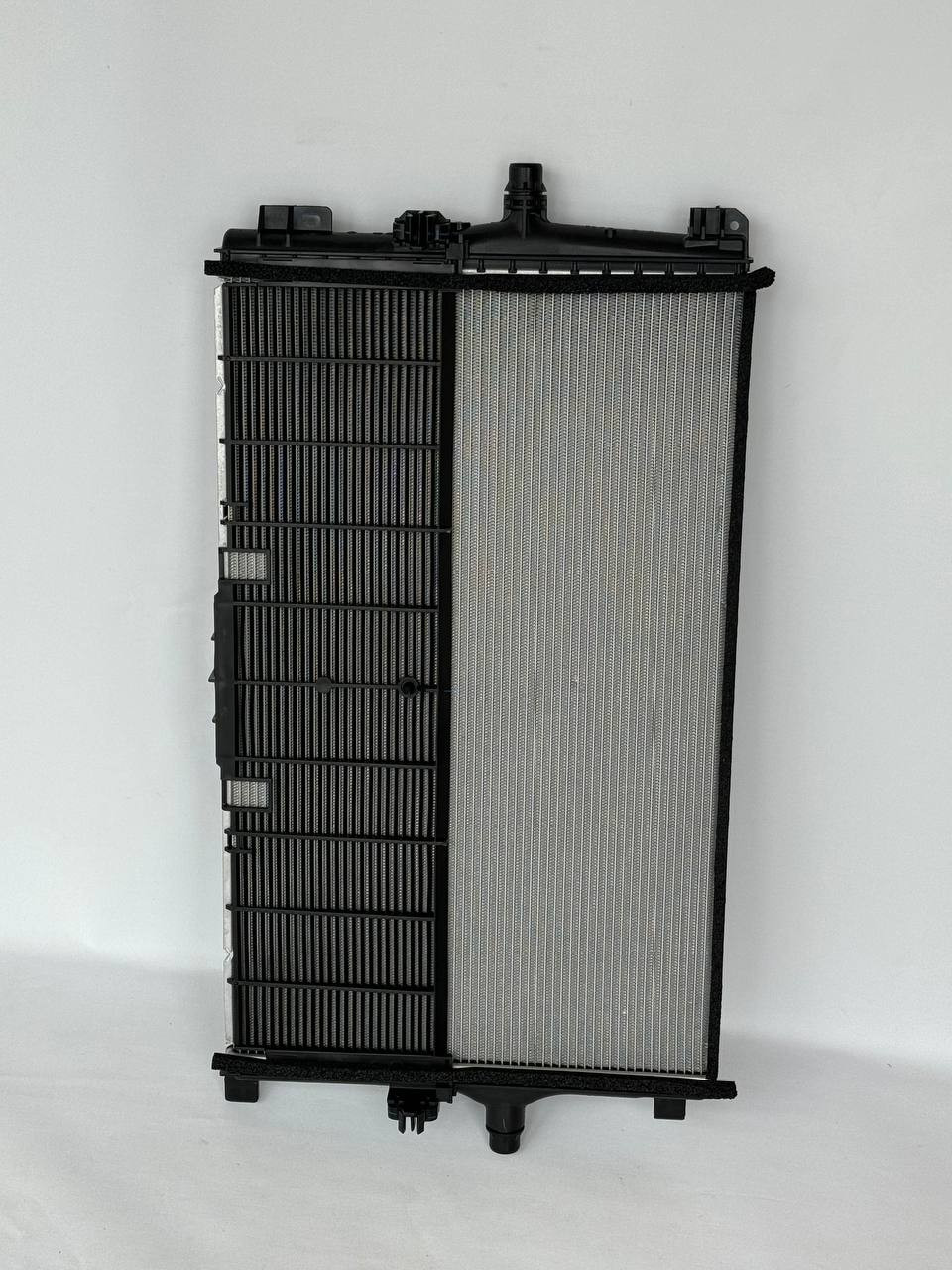 Радіатор на Tesla M3/МY