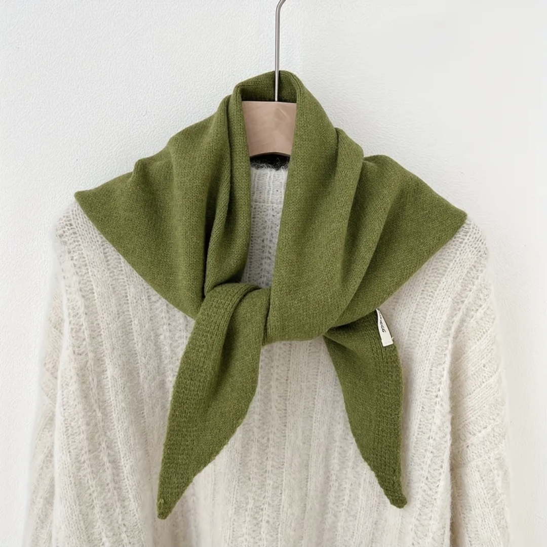 Бактус з вовни хакі