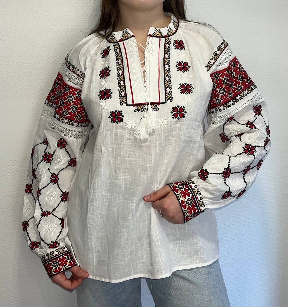 Вишиванка "Червона квітка" | Chemise brodée "Fleur rouge"