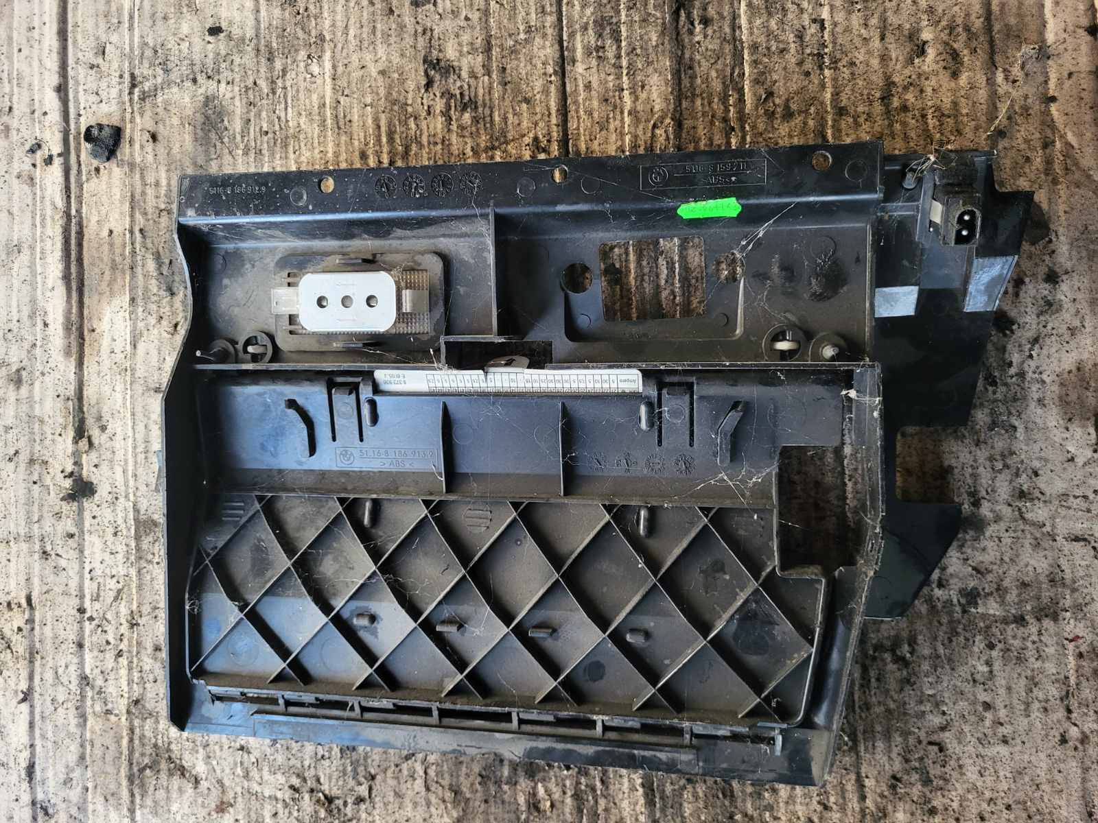 Накладка блока запобіжників BMW E39