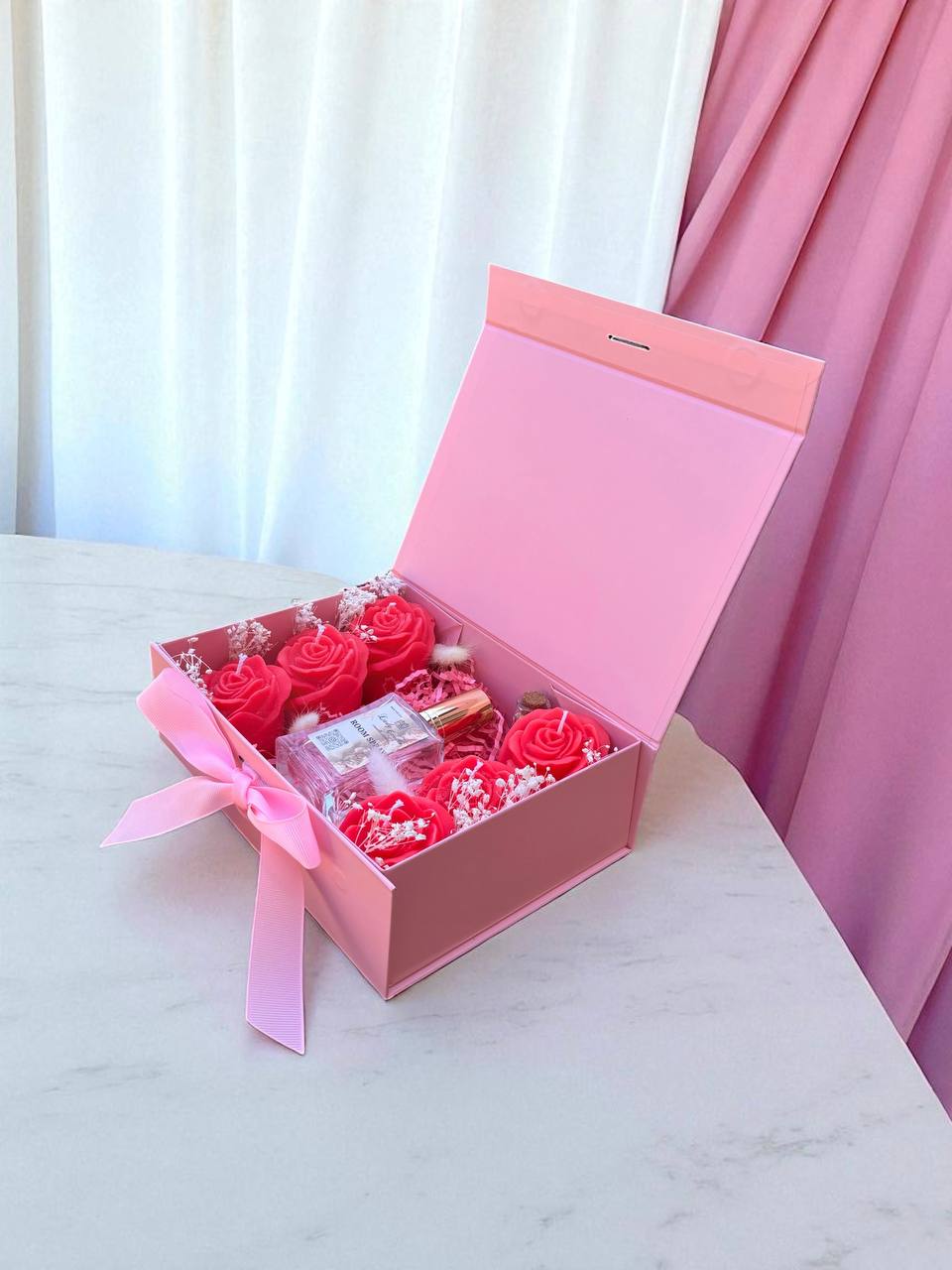 Подарункова коробка PINK ROSE зі свічками та Room Spray