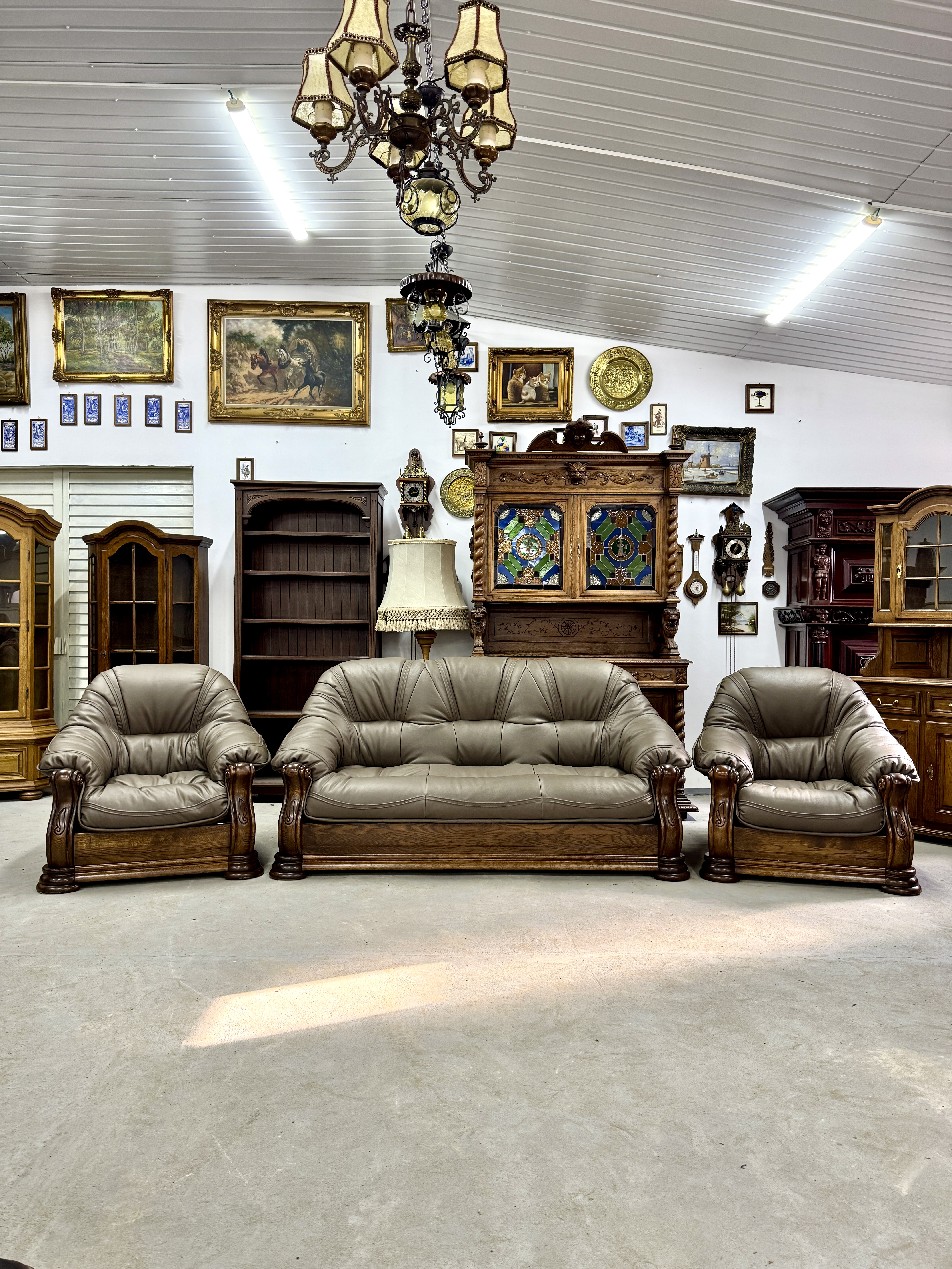 Новий темно-бежевий шкіряний комплект