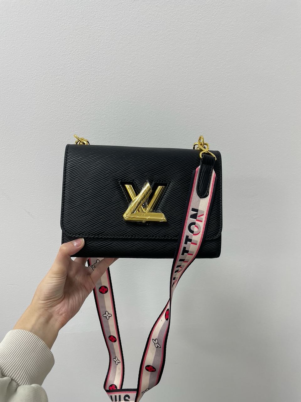 Louis Vuitton Twist MM Bag Black/Gold