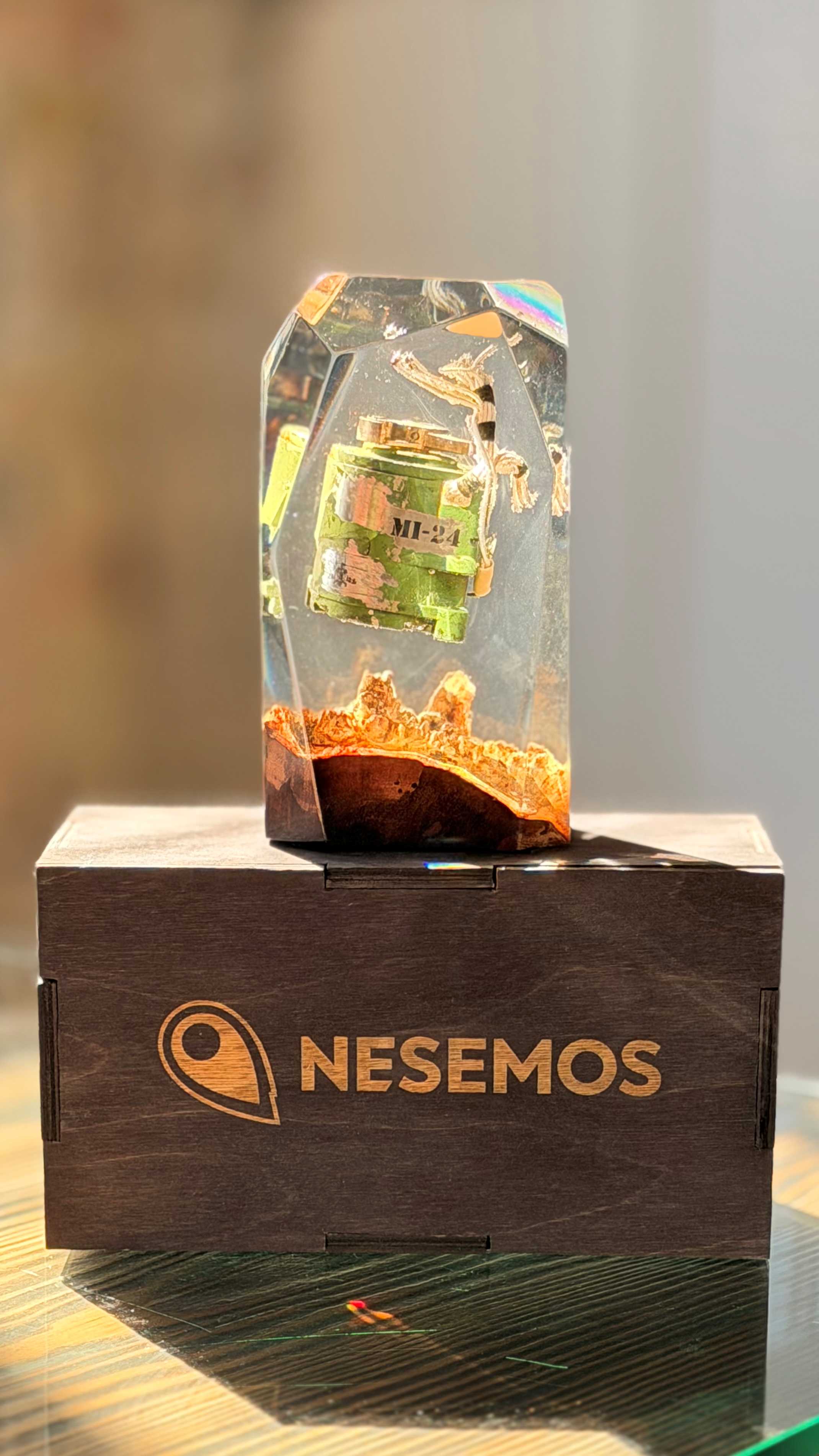 Унікальна статуетка зі збитого Мі-24 | Символ винахідливості українців