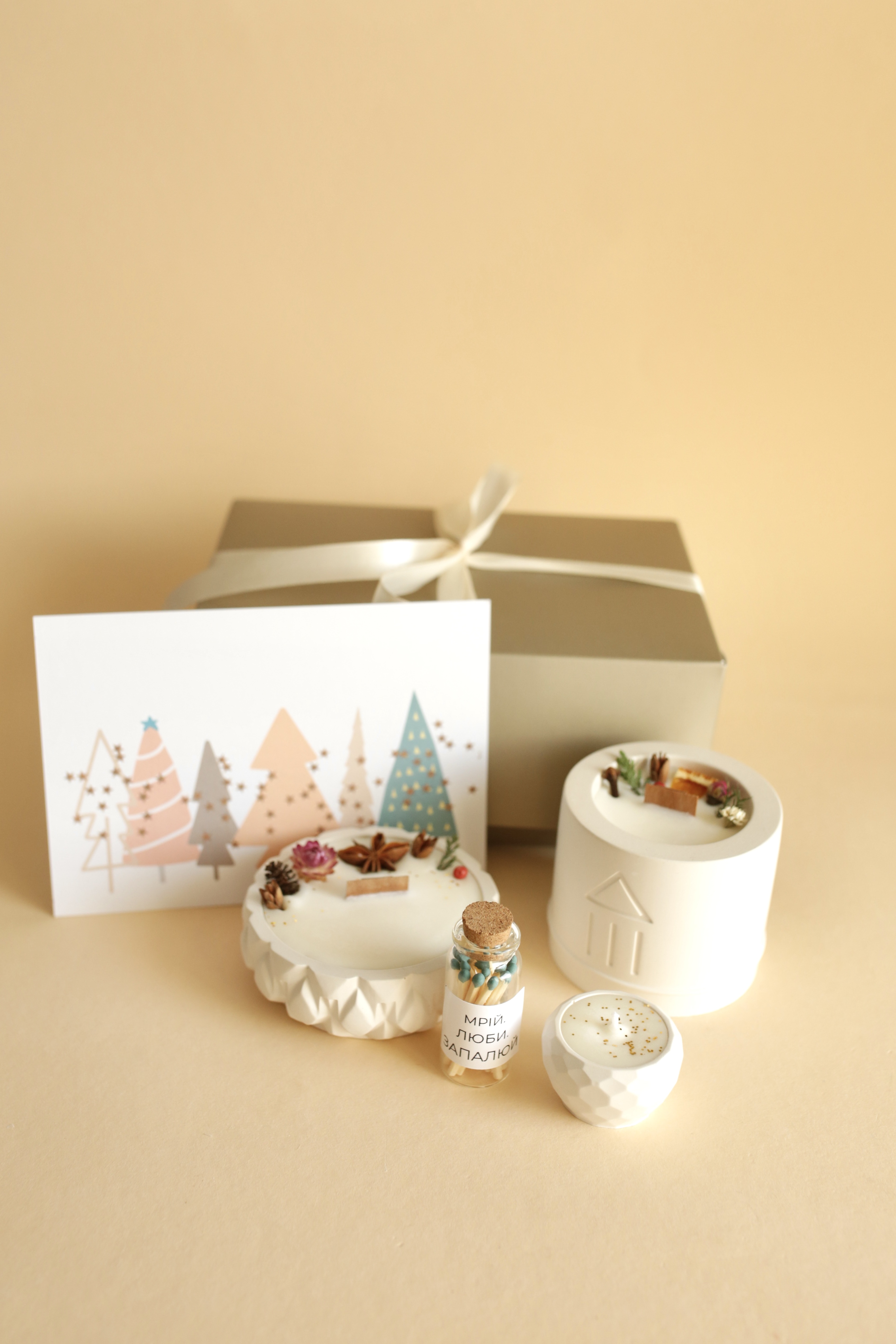 бокс № 5.1-(обійми в повітрі+різдвяний+ сірники "мрій люби запалюй)