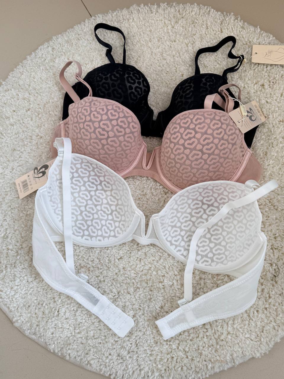 НЕВАГОМИЙ СПЕЙСЕР З СЕРДЕЧКАМИ НА ЧАШКУ Д