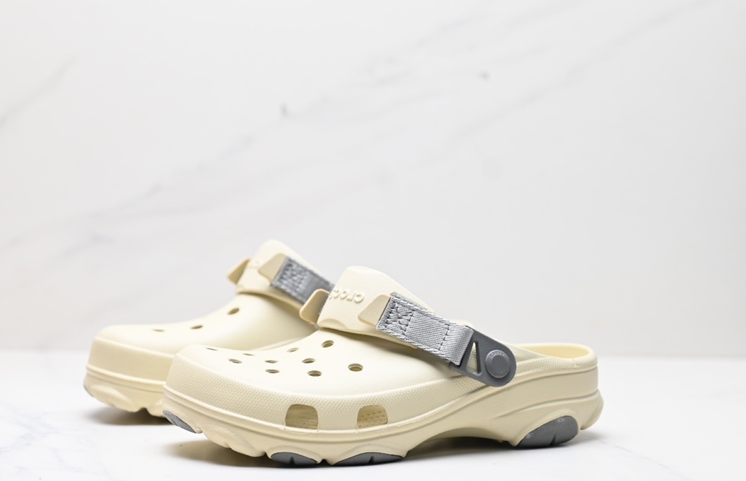 Crocs Classic Clog 05