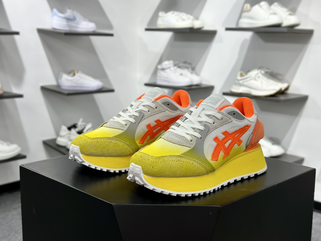 Onitsuka Tiger   MOAGE CO  1183B555-101