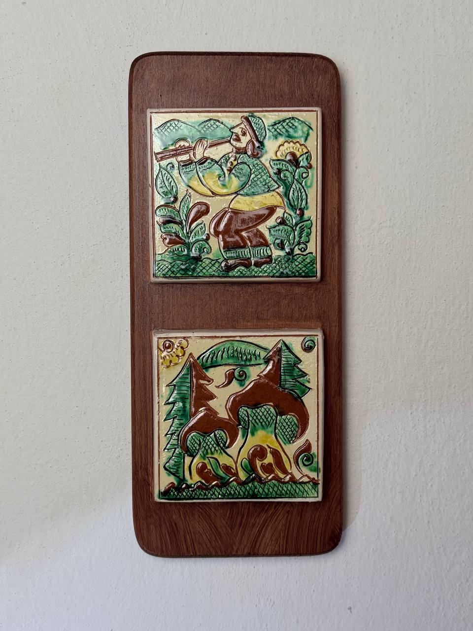 Плиточка на дереві 