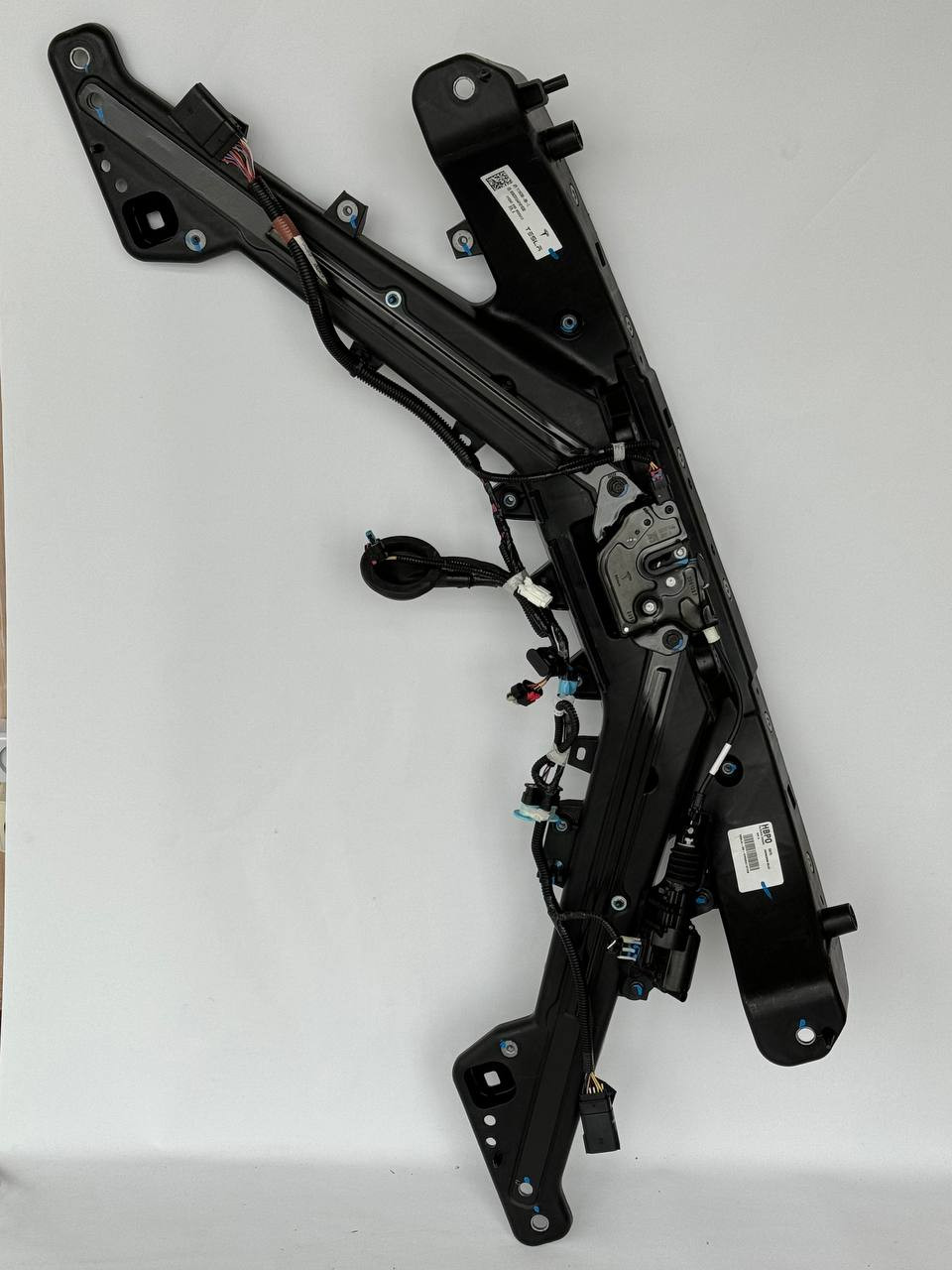 Телевізор на Tesla М3 ( в повному зборі)