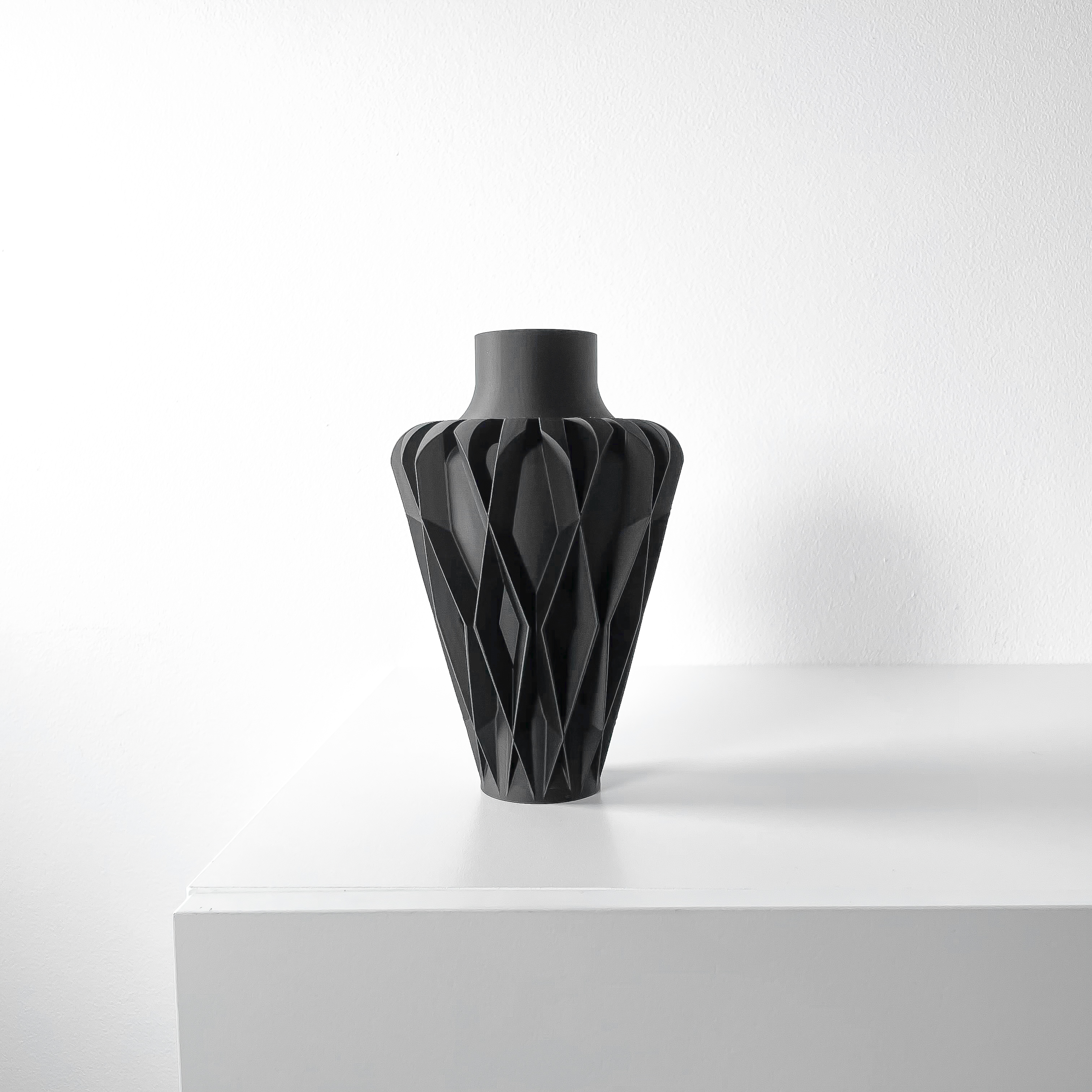 Lunor Vase – Modern 3D Printed Vase