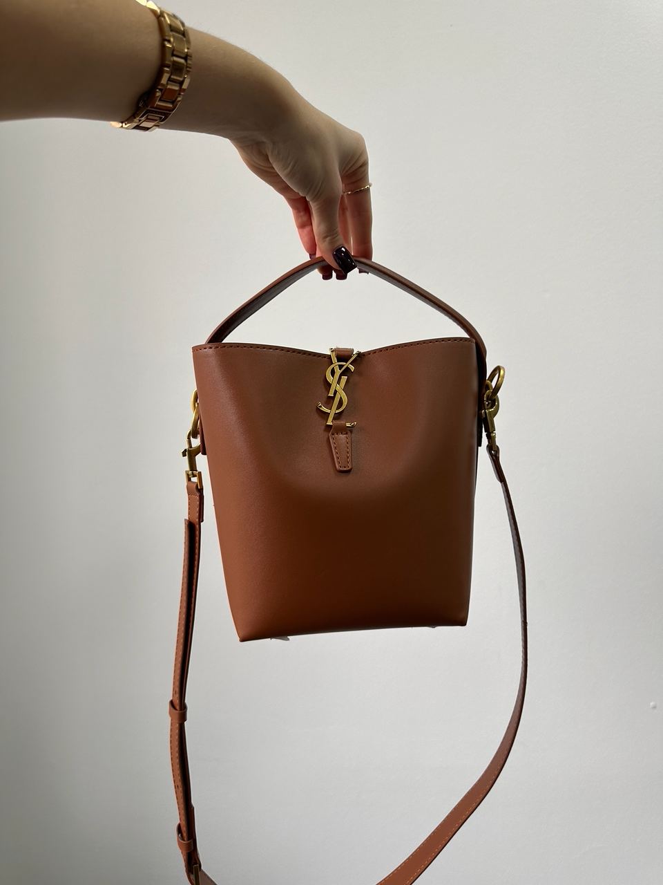 Yves Saint Laurent Medium Le 37 Shiny Leather Bucket Bag Brown