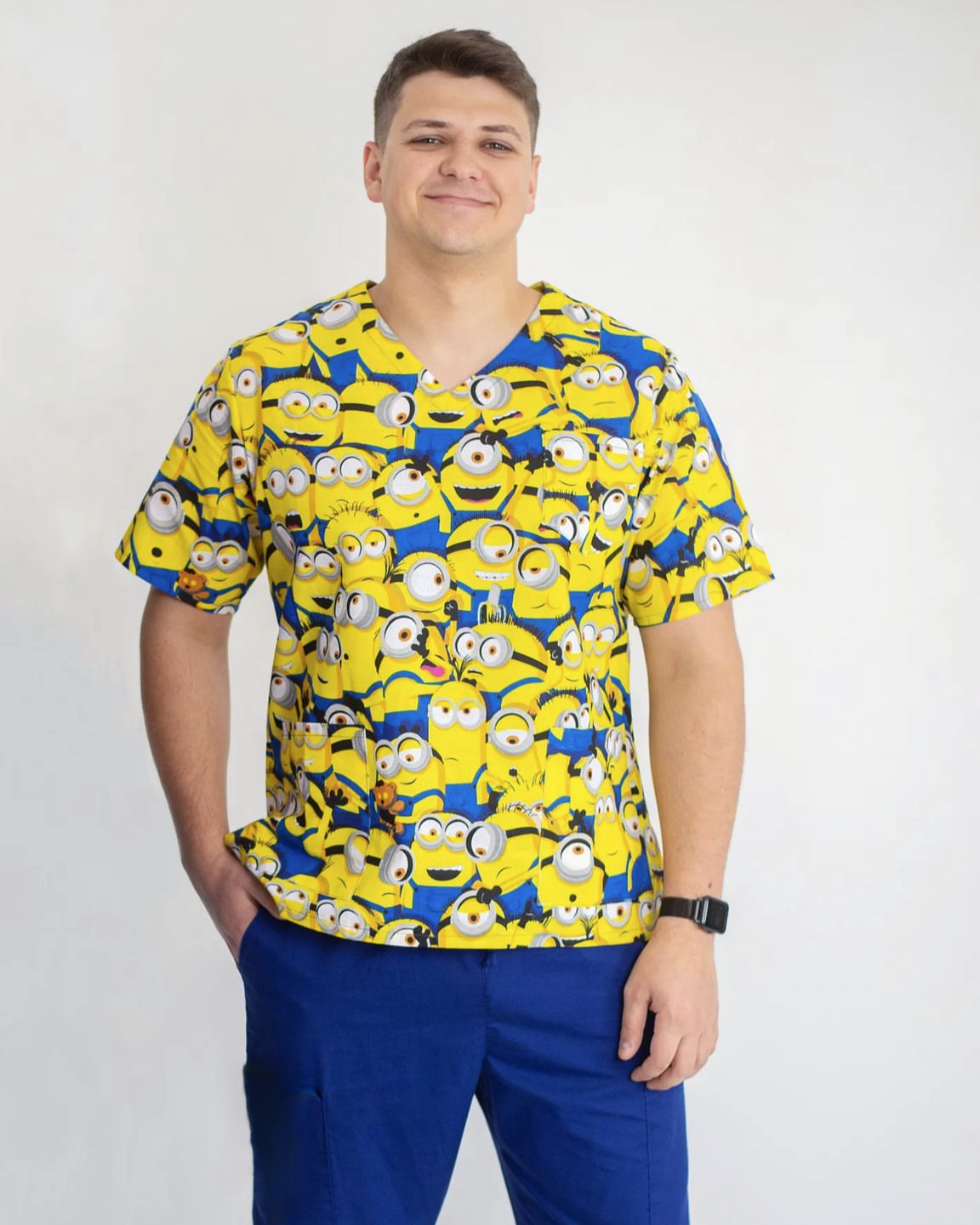 Медичний чоловічий топ з принтом "Посіпаки"