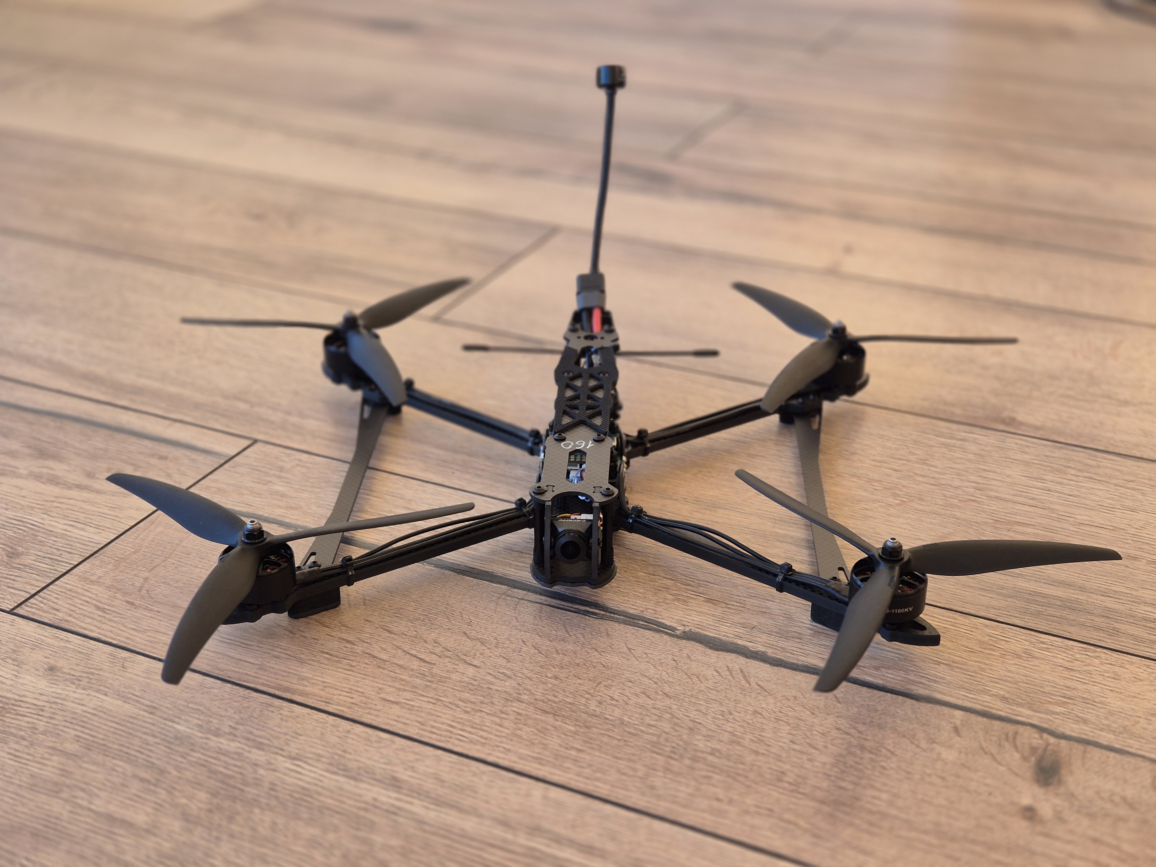 FPV дрон Garuda 8" Analog 4.9G 2.5W ELRS 915MHz разом з АКБ