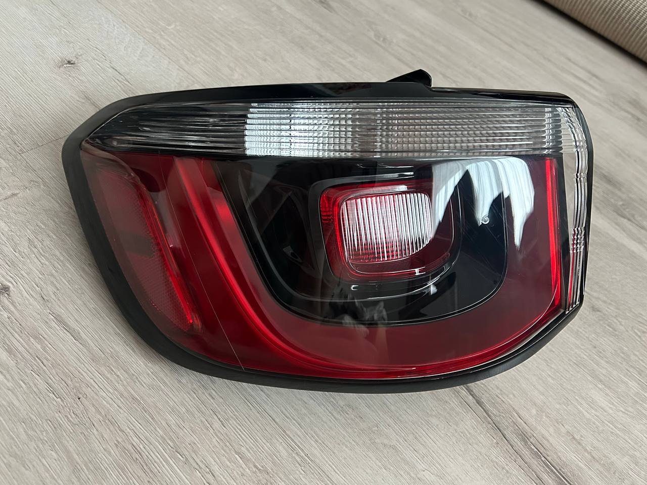 Jeep Compass 2 Ліва сторона Б/у оригінал (Водійська сторона в крило)  2017 - 2024 роки