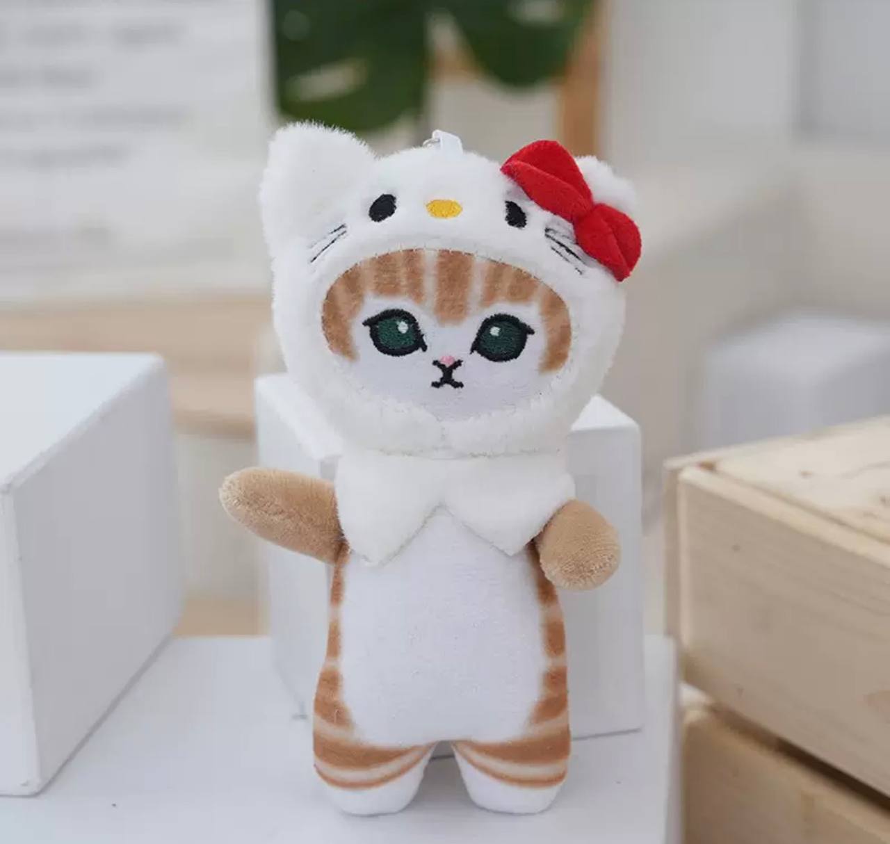 М'яка іграшка брелок Котик у костюмі Кітті, Hello Kitty16 см
