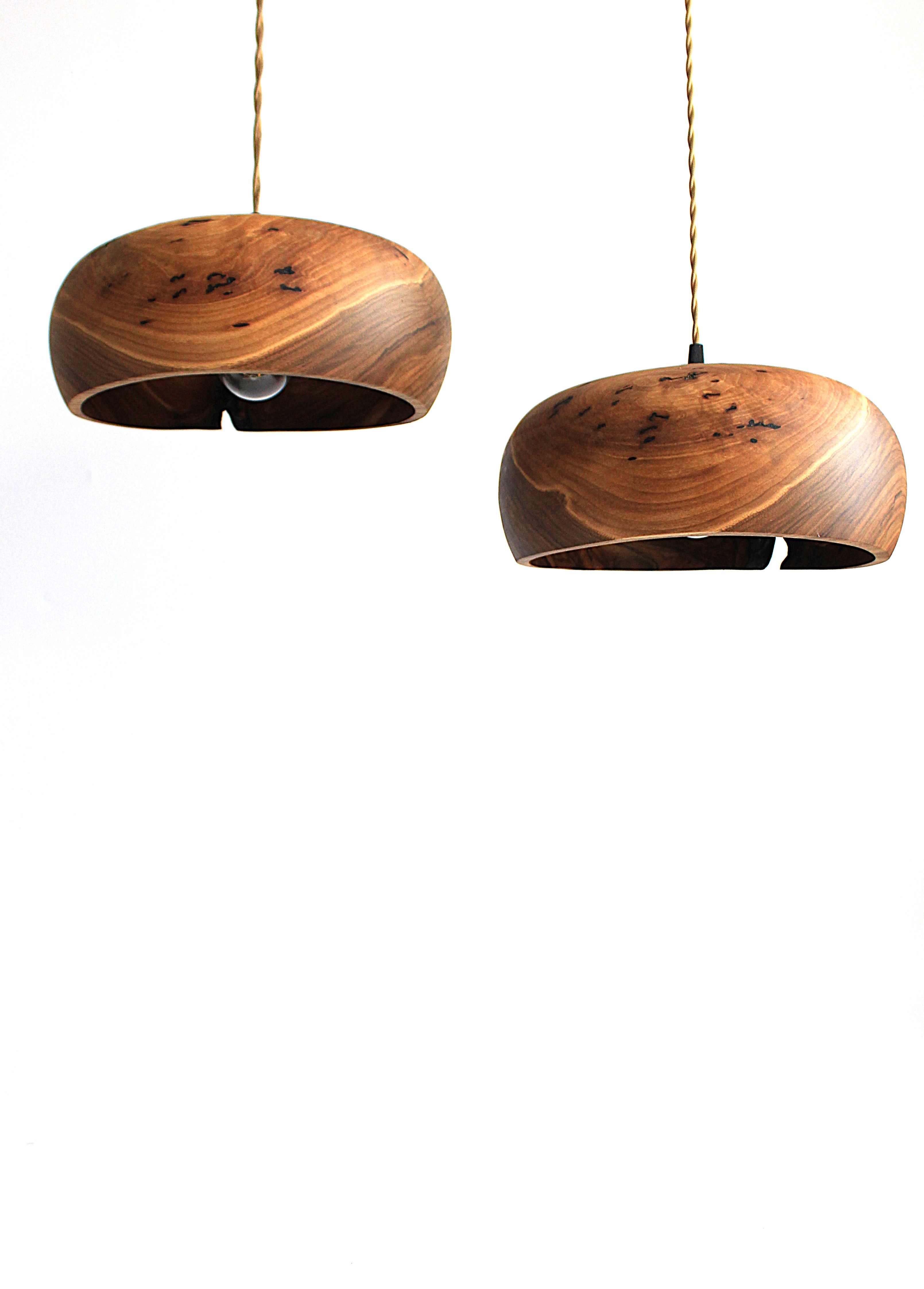 Підвісна люстра з горіха