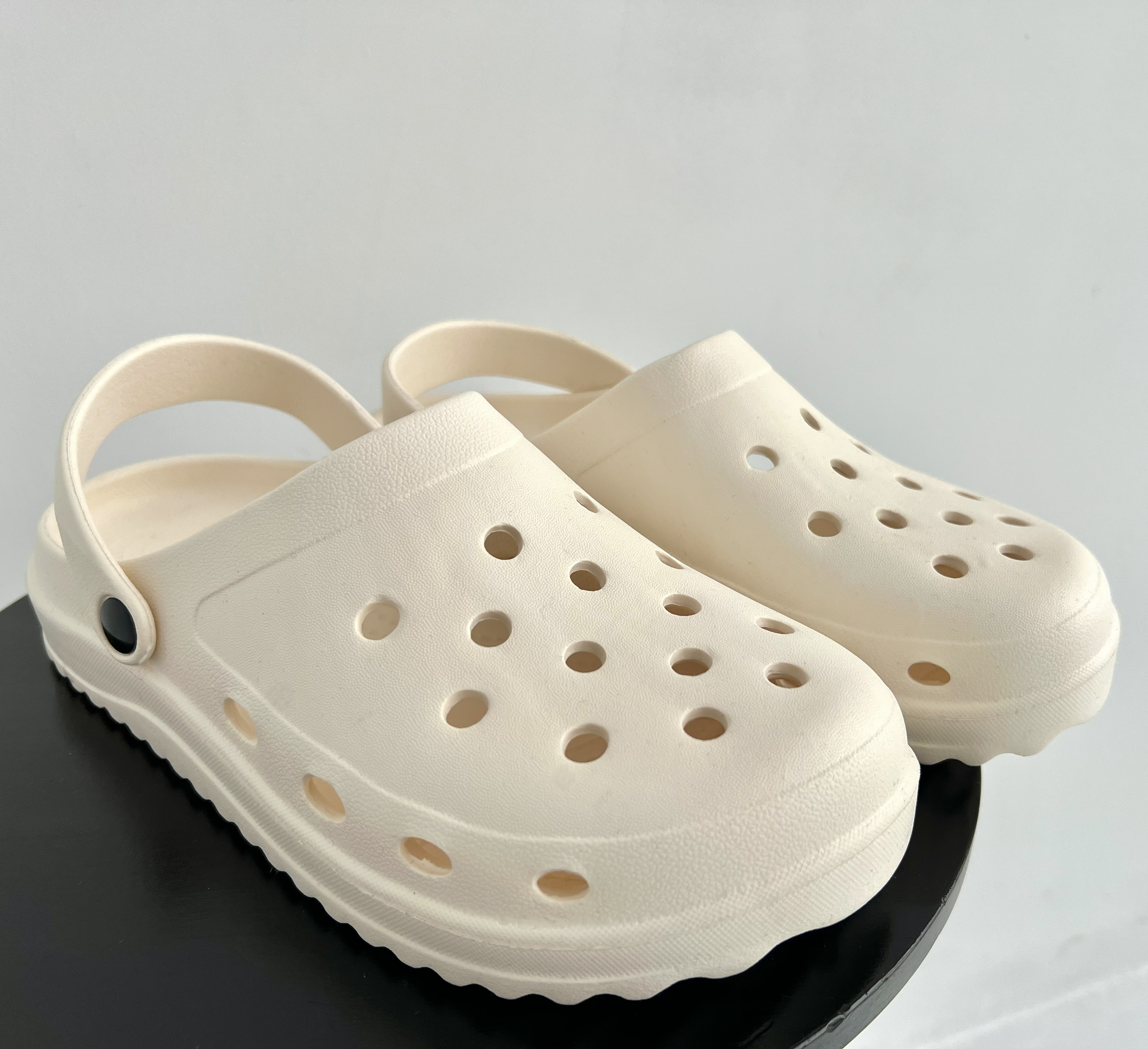 Медичні сабо жіночі