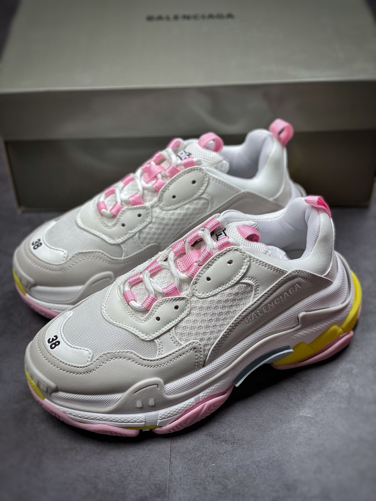 Balenciaga Triple S 524039 W2FW4 7541