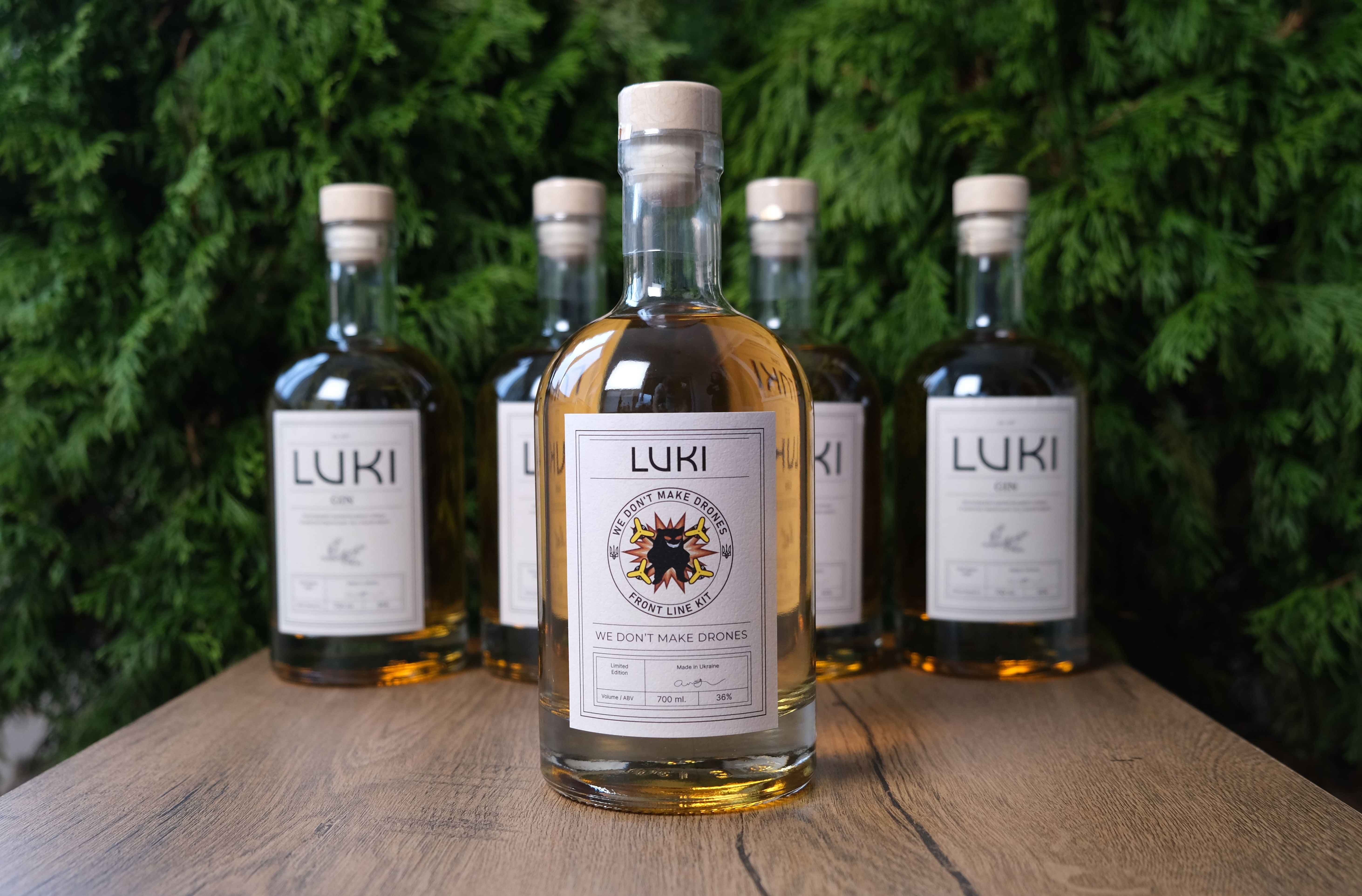 Luki Gin - Frontline Kit