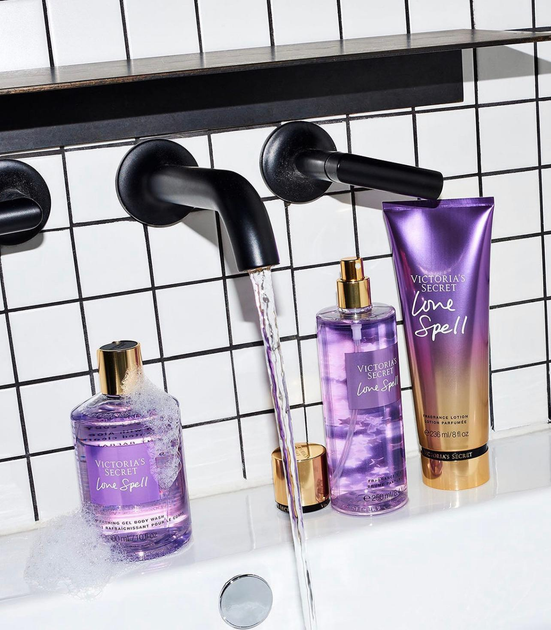 Подарунковий набір Victoria's Secret Love spell спрей 250 мл + лосьйон 236 мл + гель для душа 300 мл