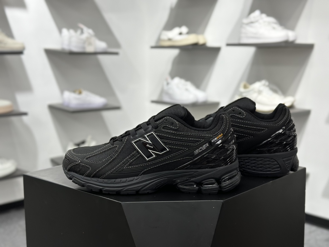 New Balance  M1906RWF