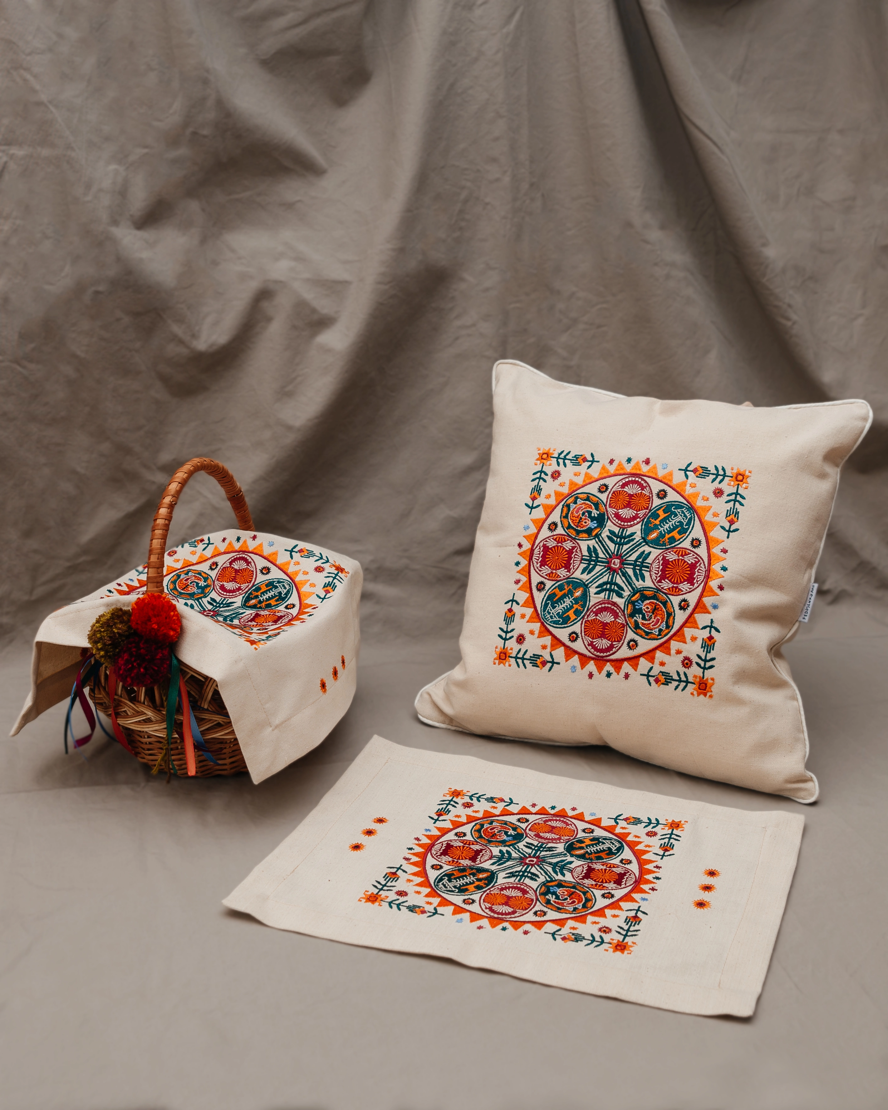 Комплект Великодній Вишитий - "Писанки"