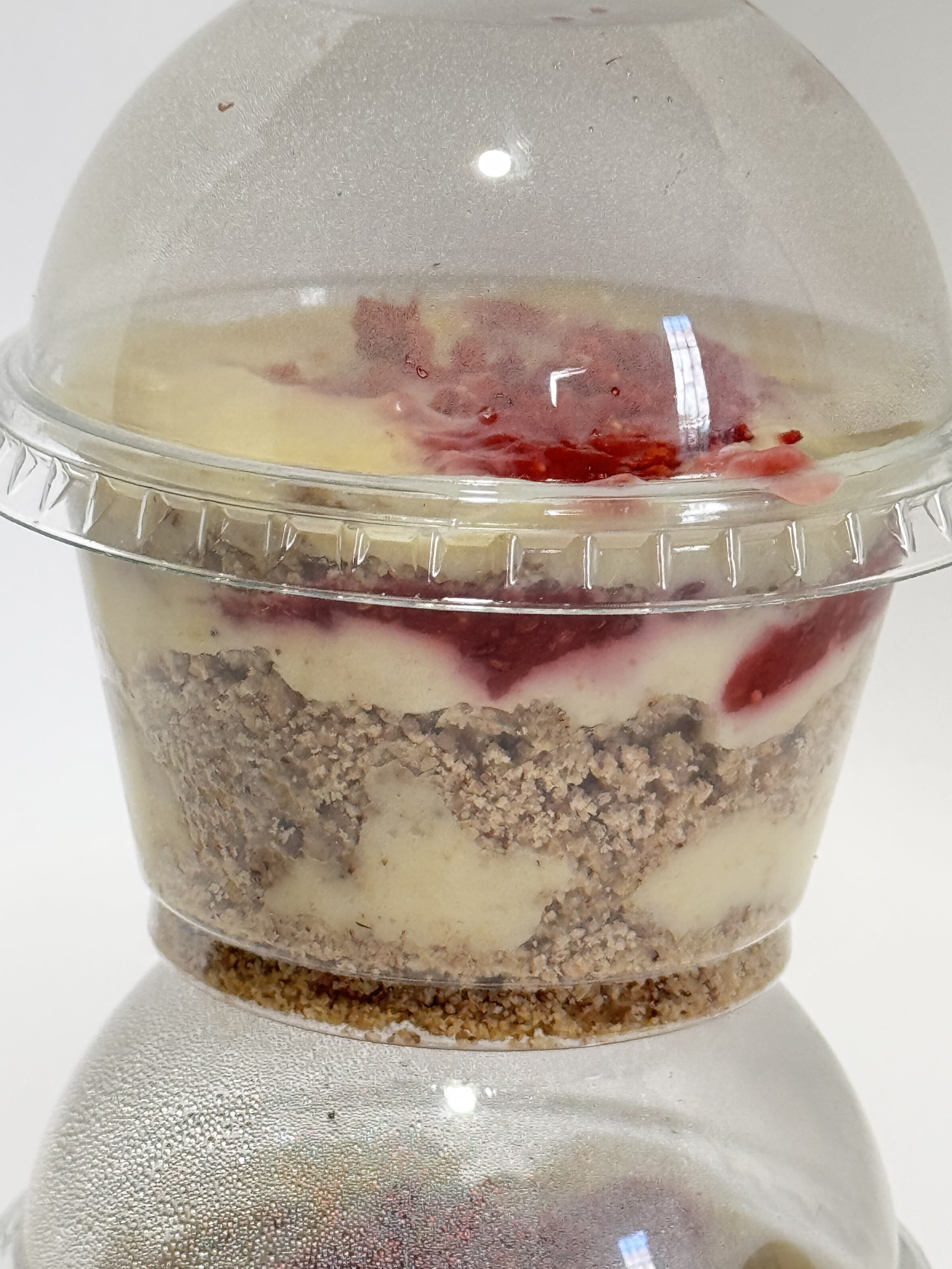 Кето десерт з полуницею