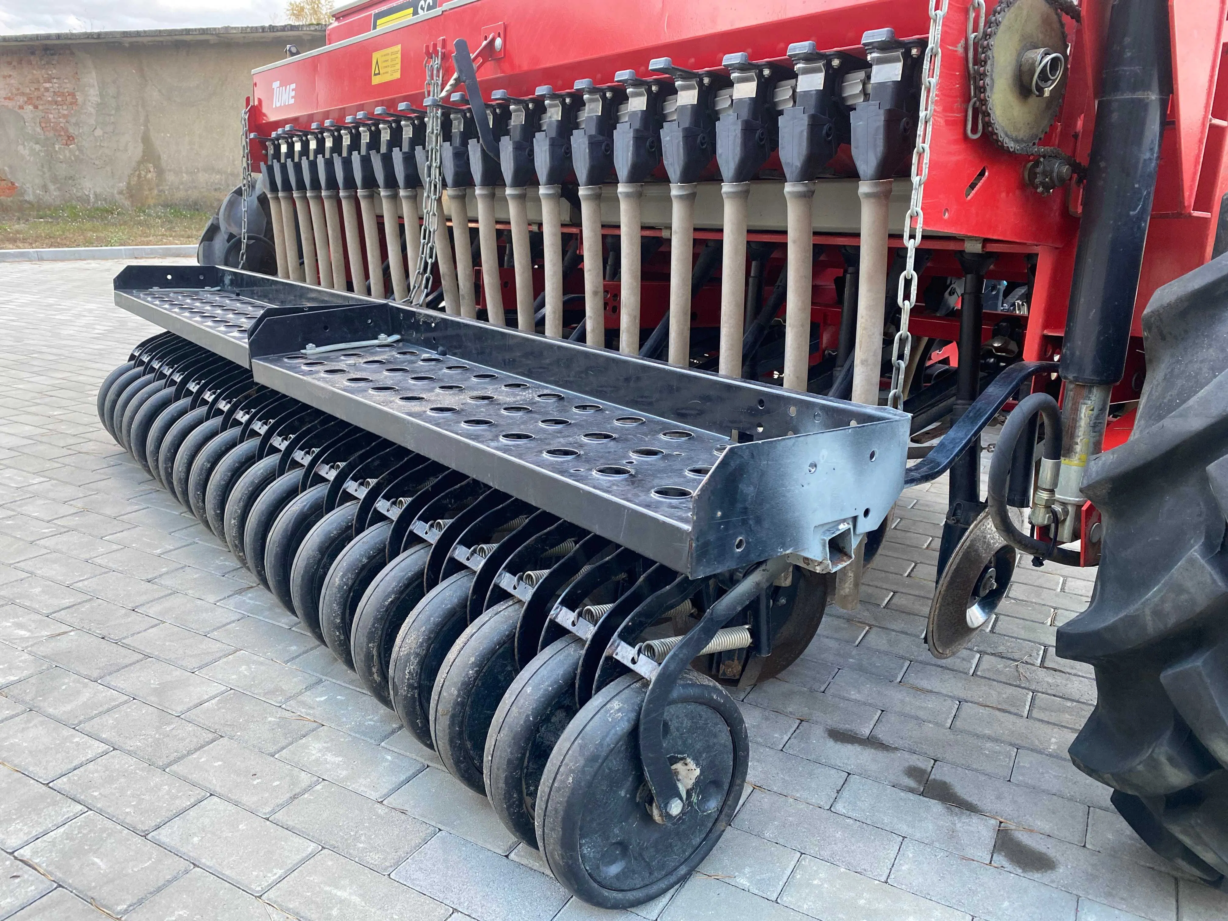 Комбінована сівалка KL з бічними колесами