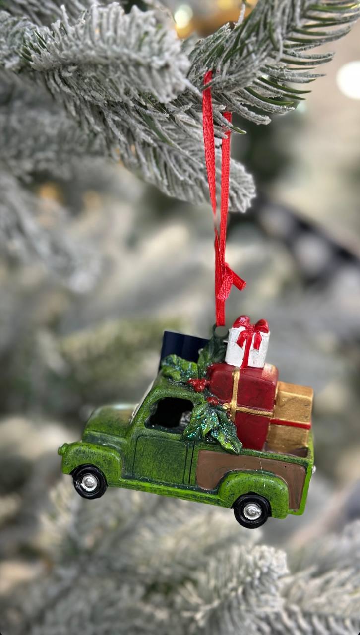 Декоративна підвіска з LED Машинка з подарунками, 7,5 см