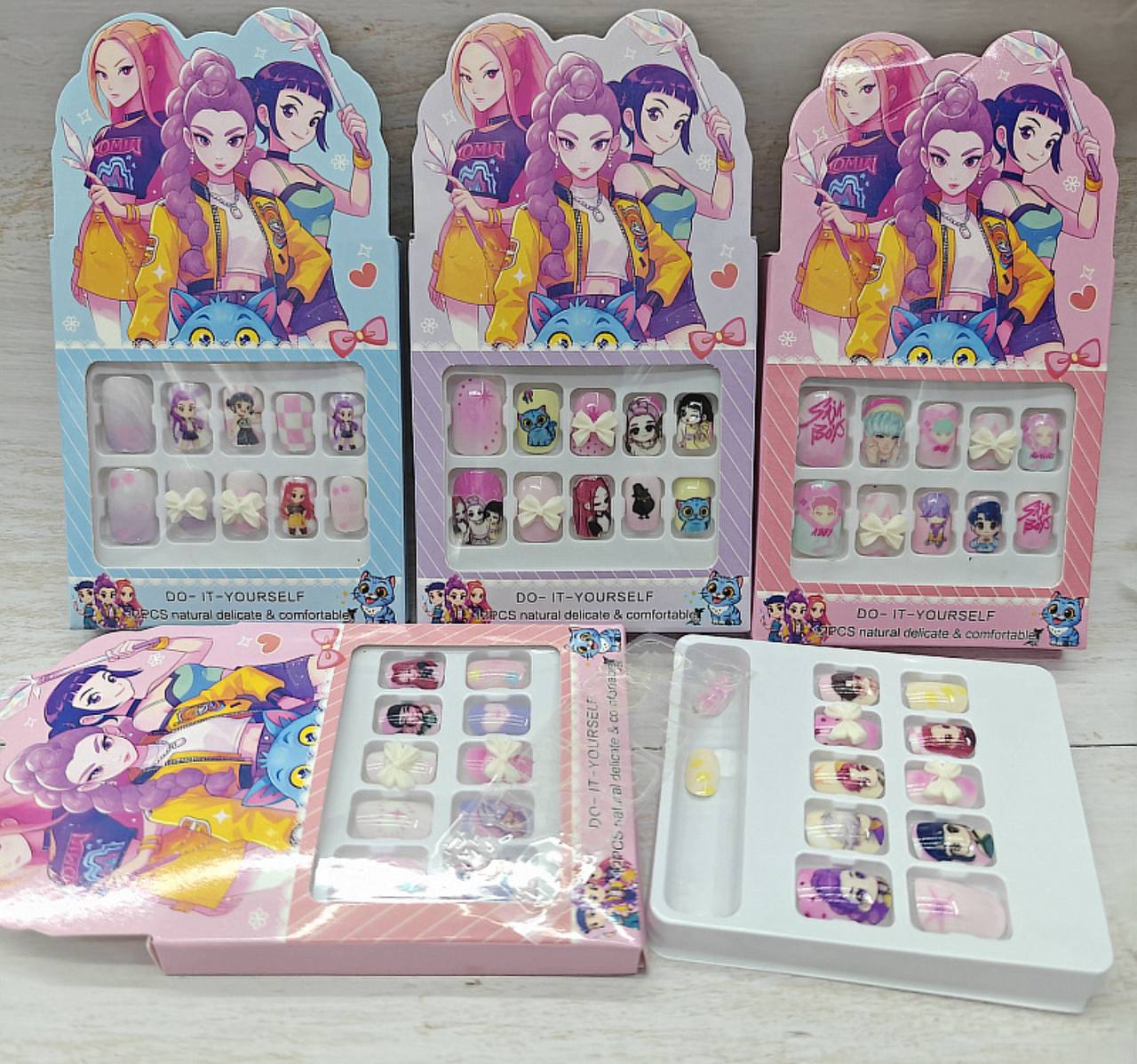 Накладні нігті з Kpop Demon Hunters, Кей поп мисливиці на демонів