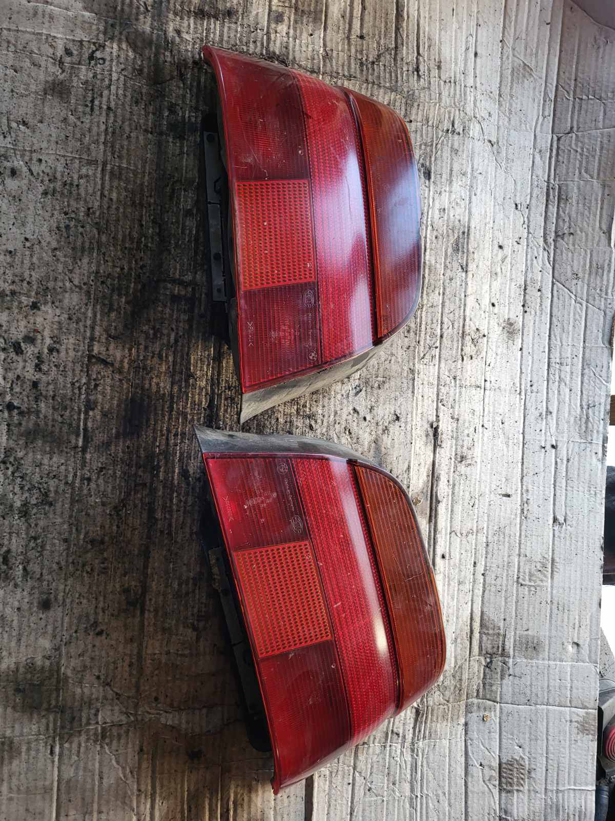 Пара задніх фанарів BMW E39 седан