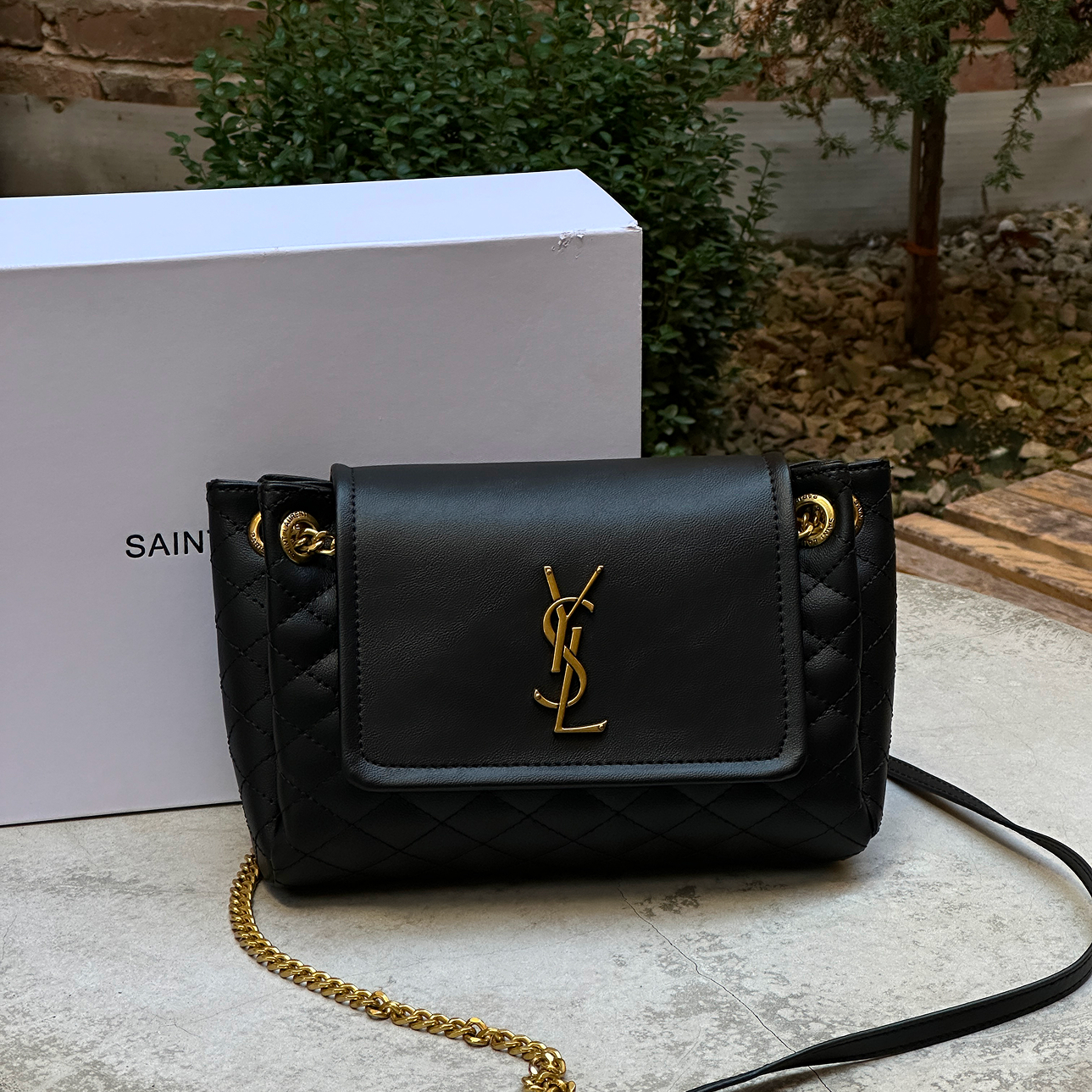 Yves Saint Laurent Nolita Medium in Lambskin Black/Gold