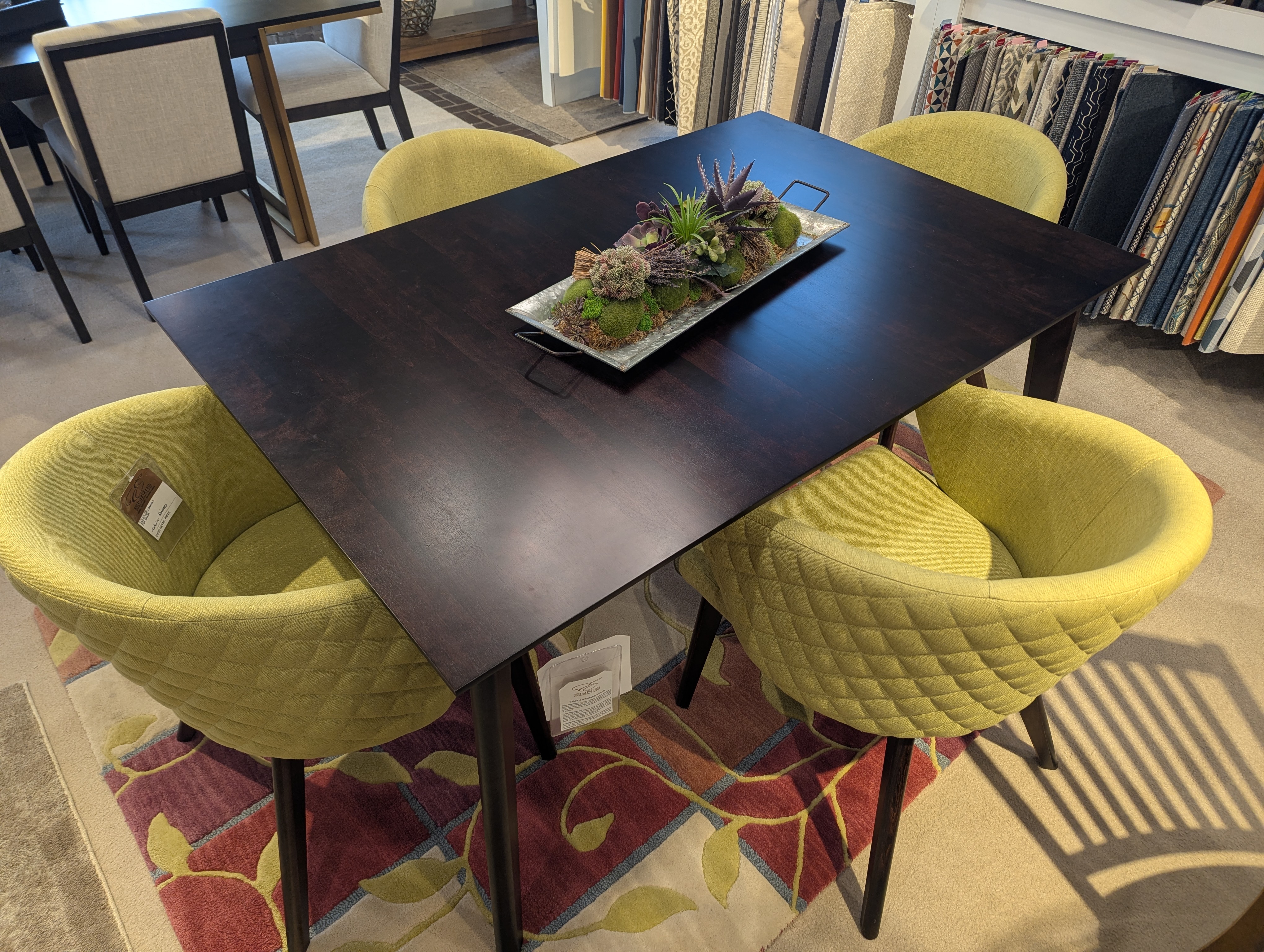 Canadel Downtown Dining Set