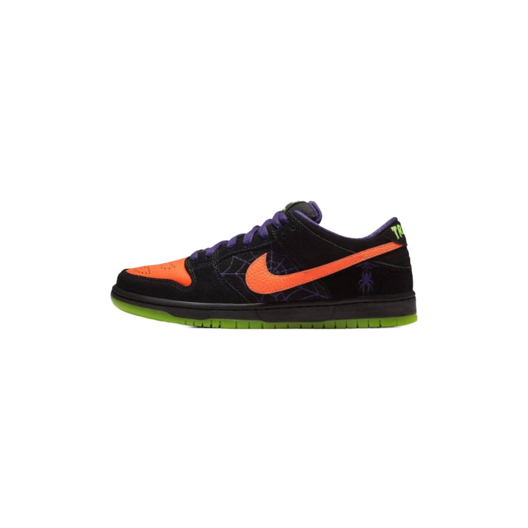 Nike SB Dunk Low “night of mischief”