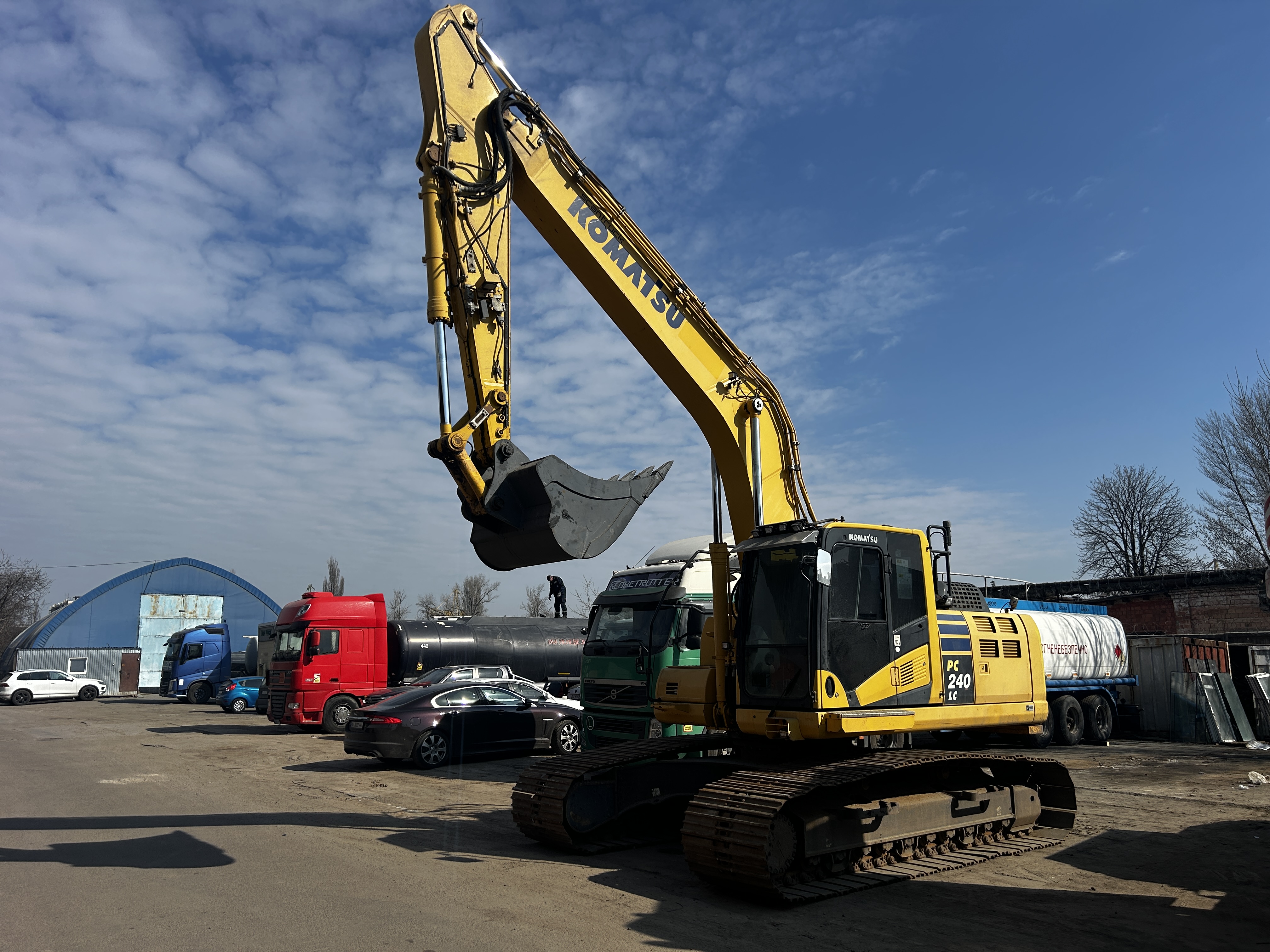 Екскаватор гусеничний | Komatsu PC240 LC-10 | 2014 рік | 10 996 мотогодин