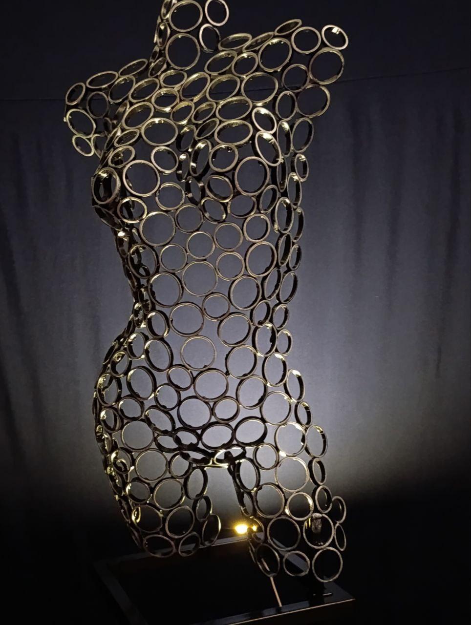 Арт-світильник "Манекен з кілець" (Срібло)