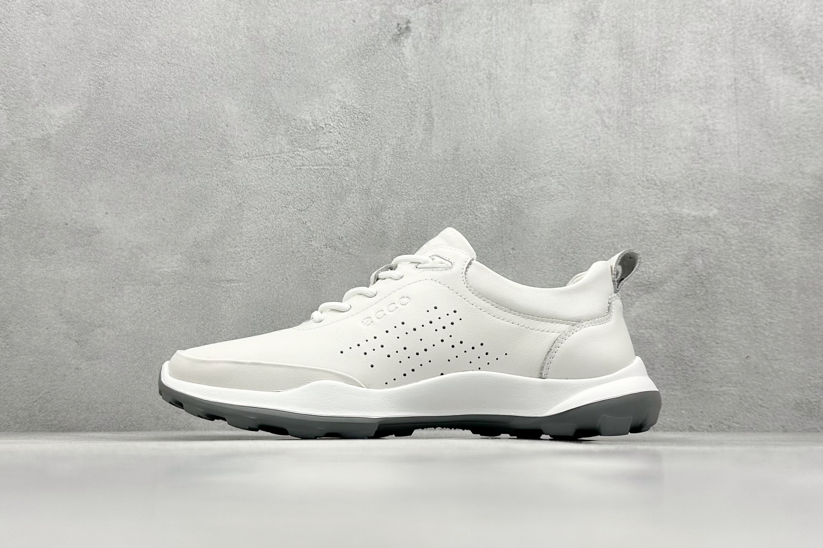 ECCO STREET COURT M 890418