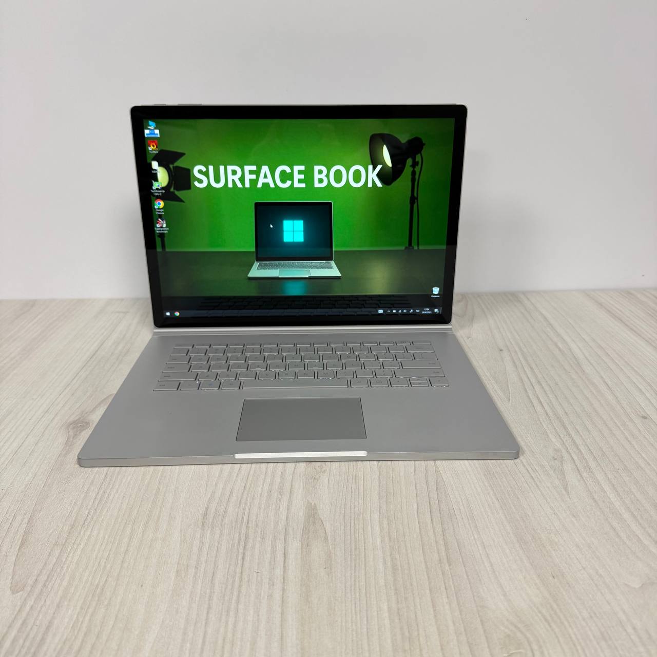 Сенсорний Microsoft Surface Book 2  GTX 1060 SSD 512GB