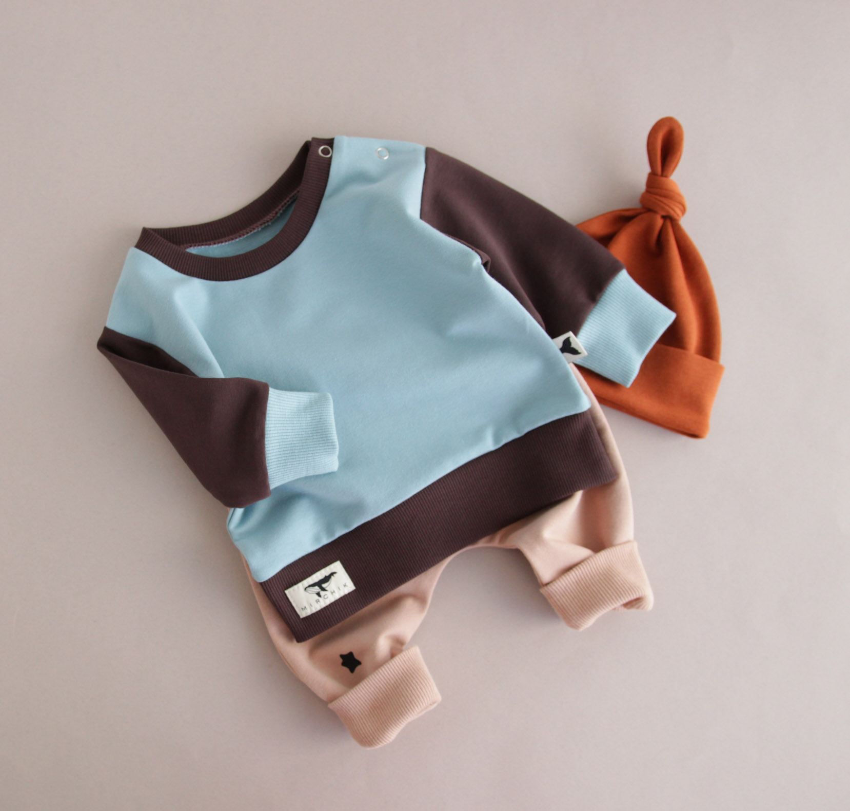 Костюмчик шоколадний з блакитним для малюків