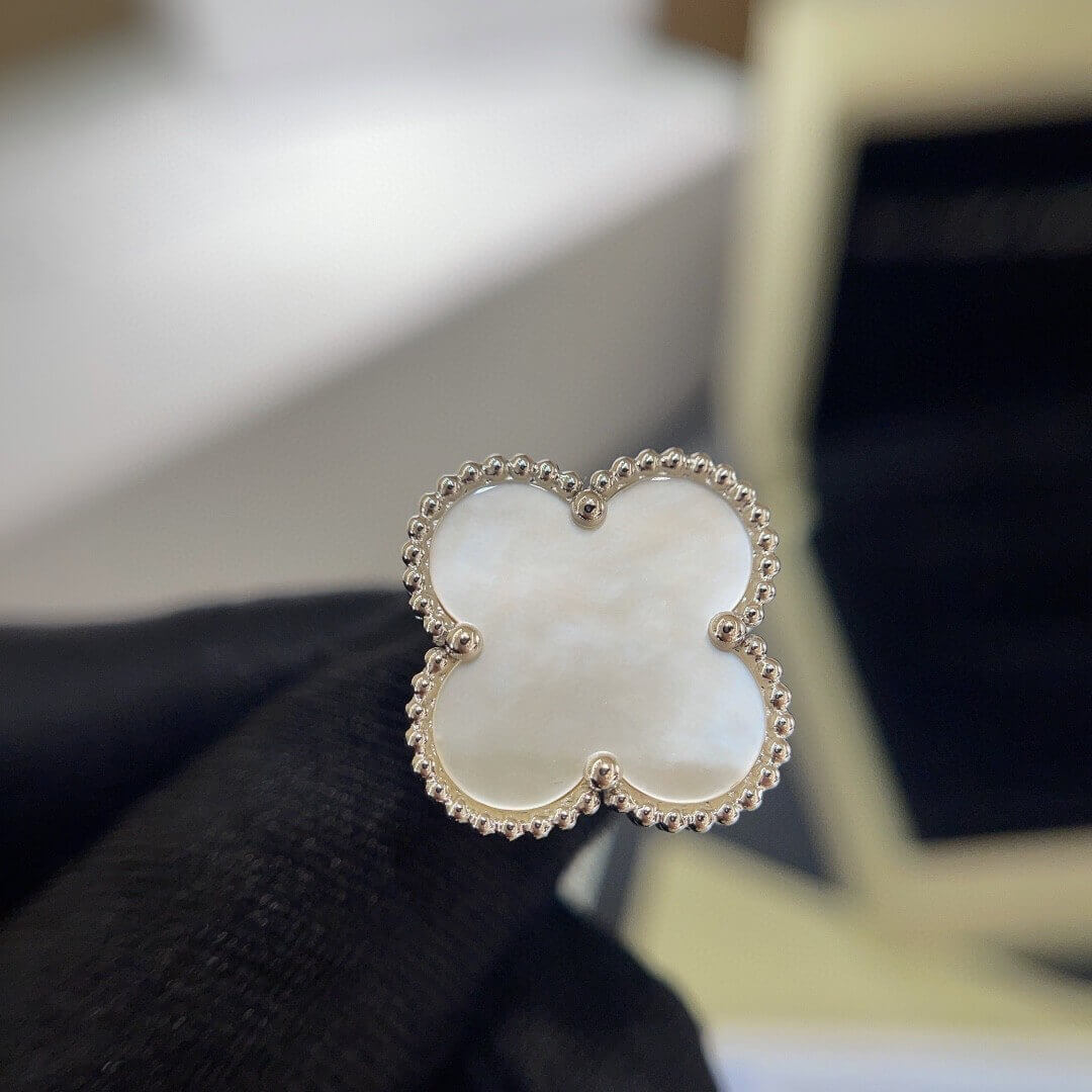 Van Cleef&Arpels каблучка золота